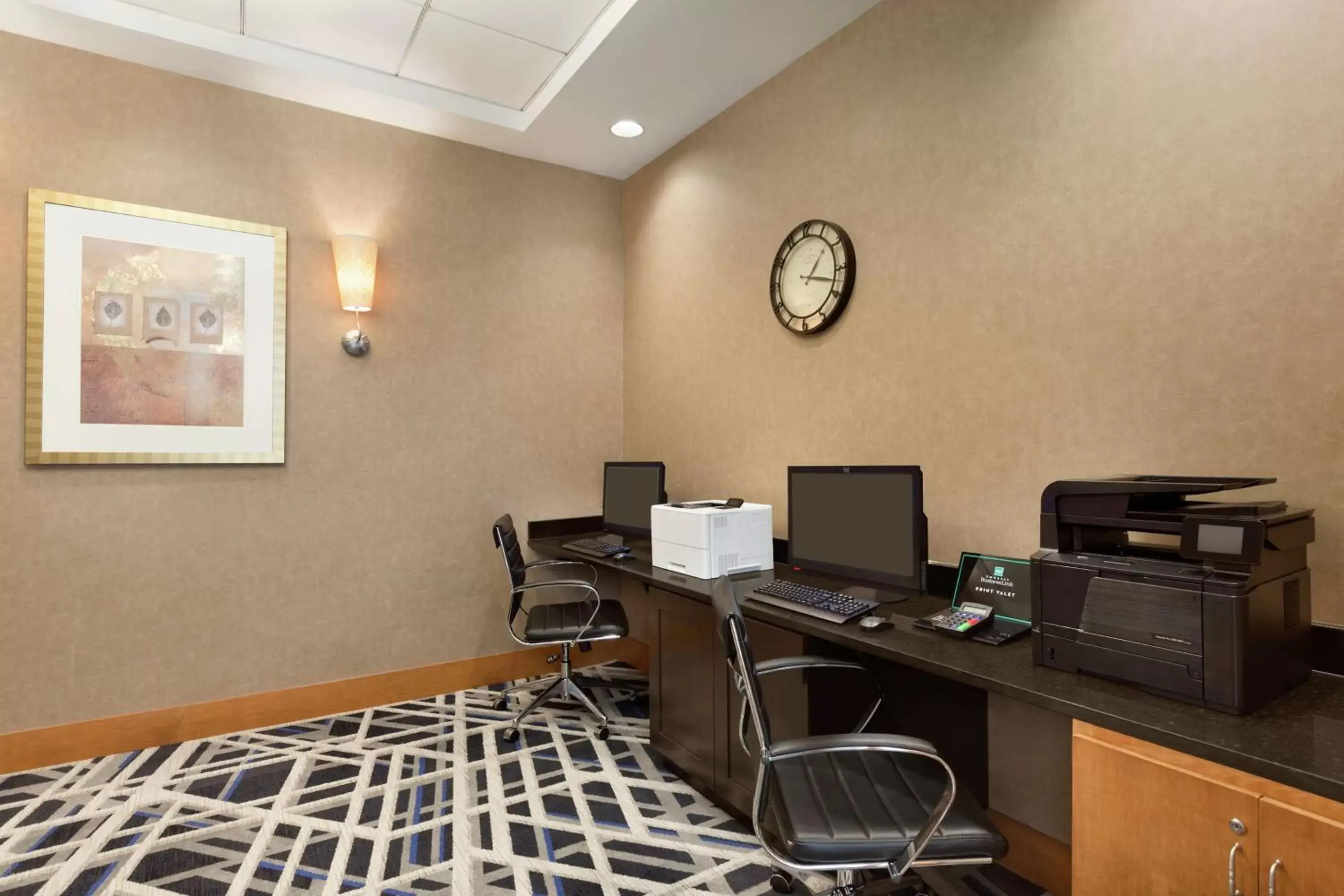 Business facilities in Embassy Suites Boston at Logan Airport