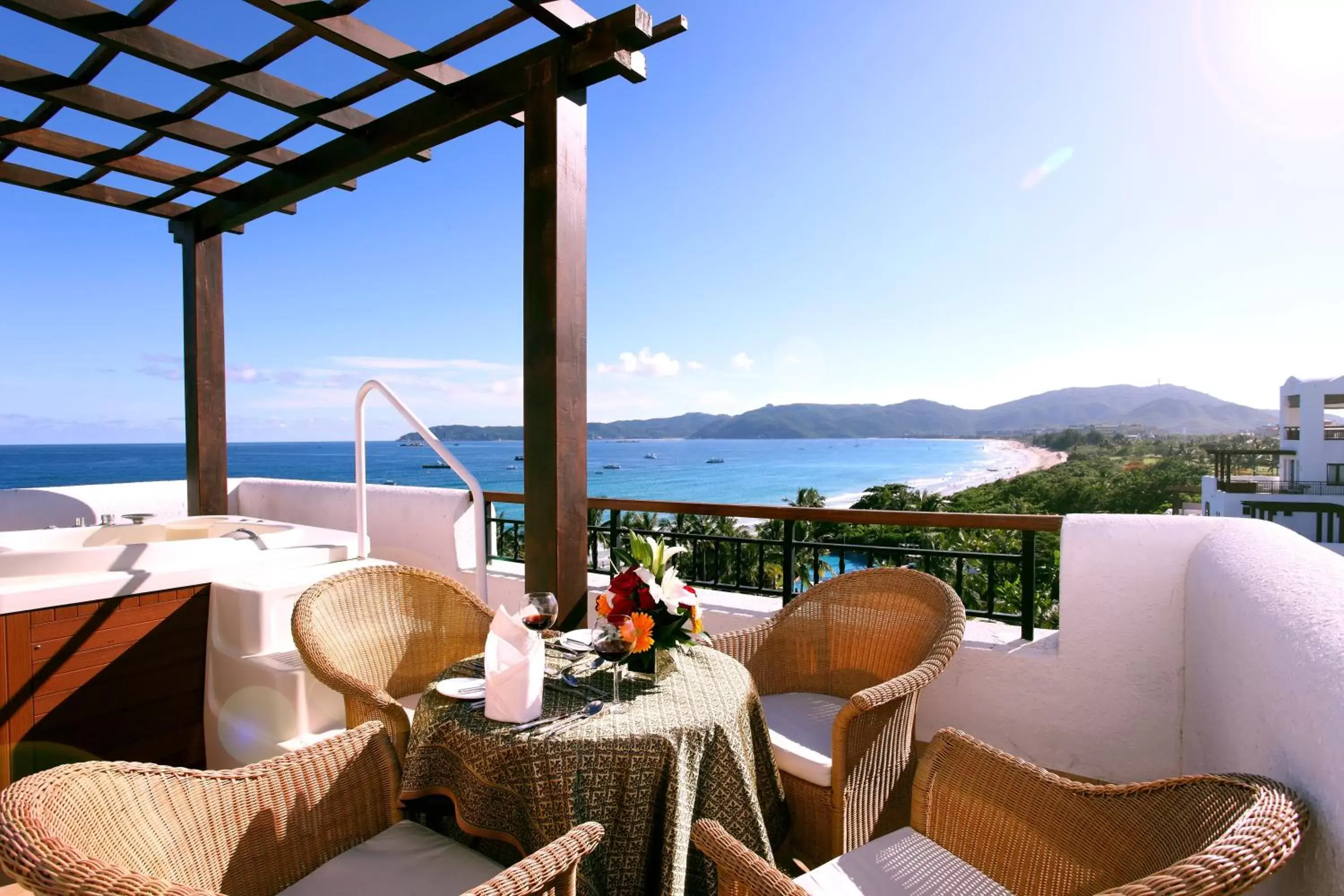 Balcony/Terrace in Aegean Suites Sanya Yalong Bay Resort
