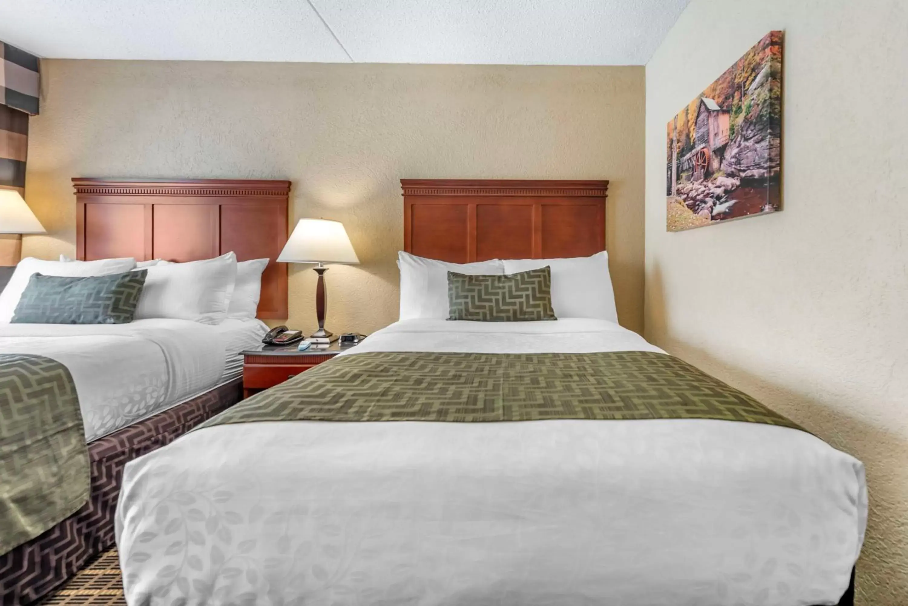 Bedroom, Bed in Best Western Plus Bridgeport Inn