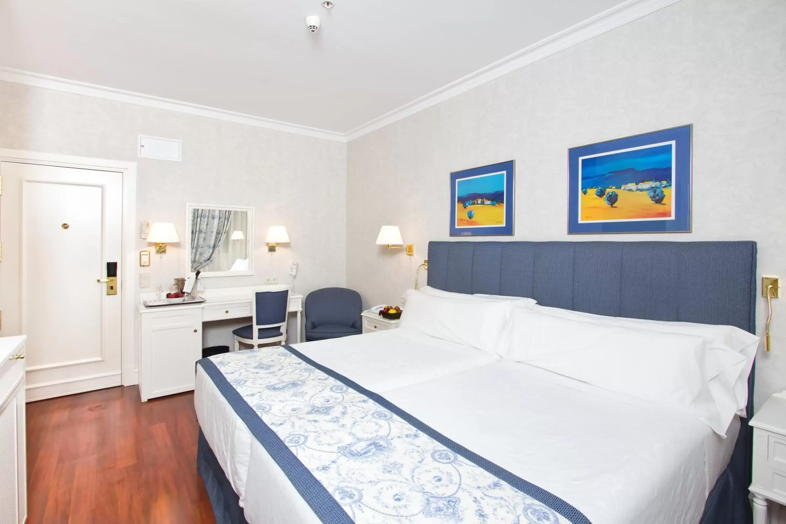 Bedroom, Bed in Hotel Atlántico