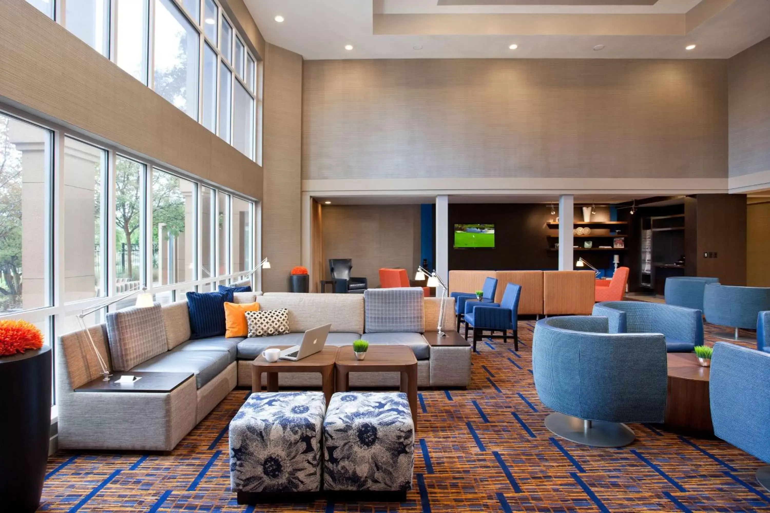 Lobby or reception in Sonesta Select San Francisco Airport Oyster Point Waterfront