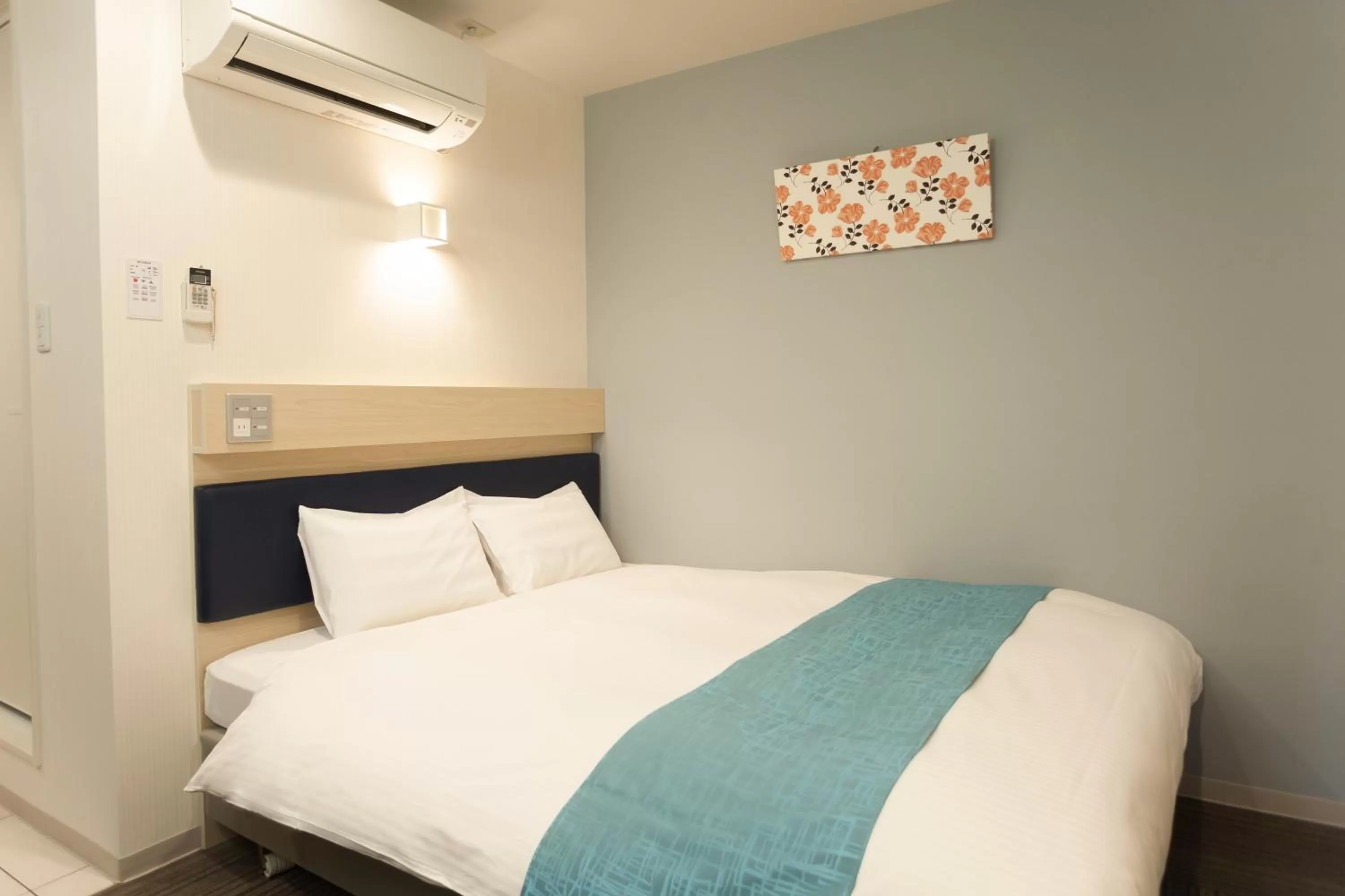 Photo of the whole room, Bed in Beppu Daiiti Hotel