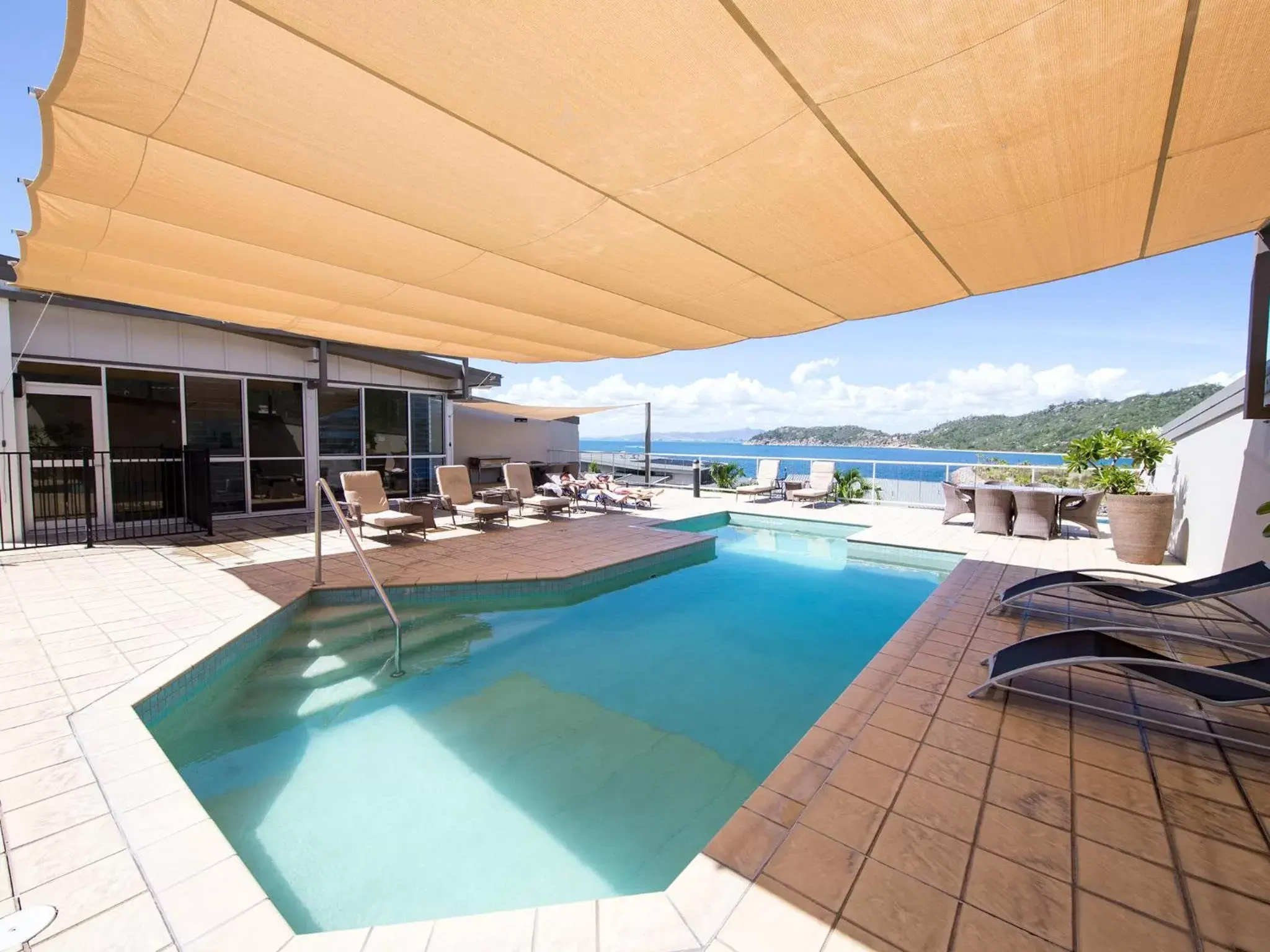 Swimming Pool in Grand Mercure Apartments Magnetic Island