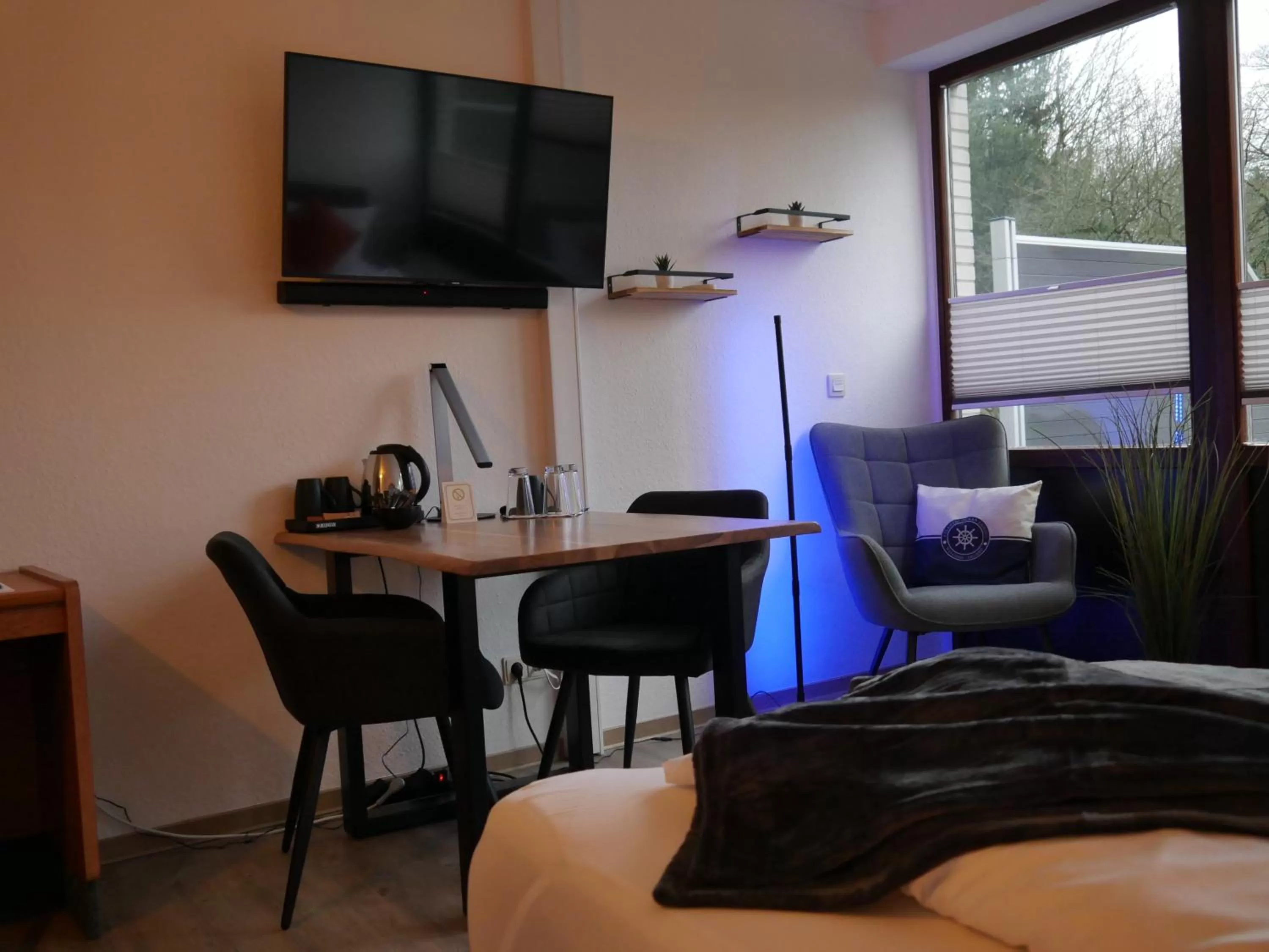 Dining area, Bed in Hotel Seeblick am Sankelmarker See - Natur und Erholung