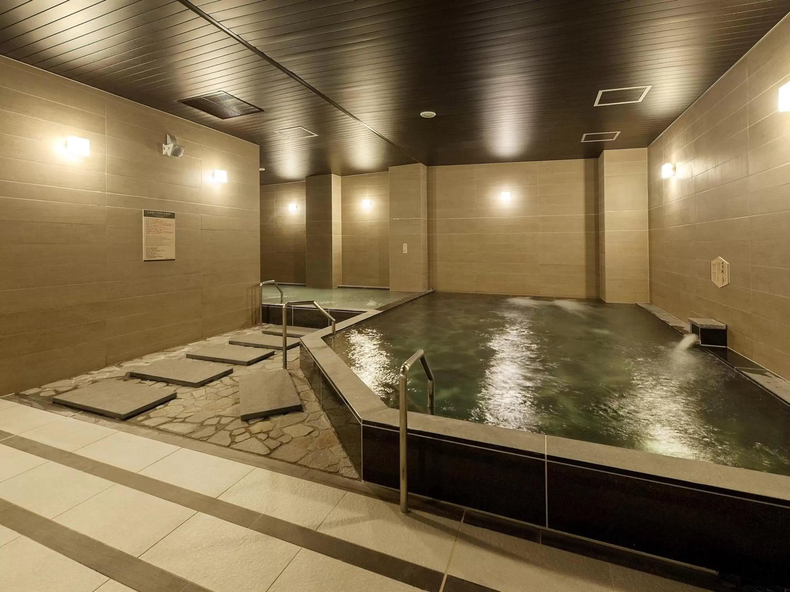 Public Bath, Swimming Pool in APA Hotel & Resort Tokyo Bay Makuhari