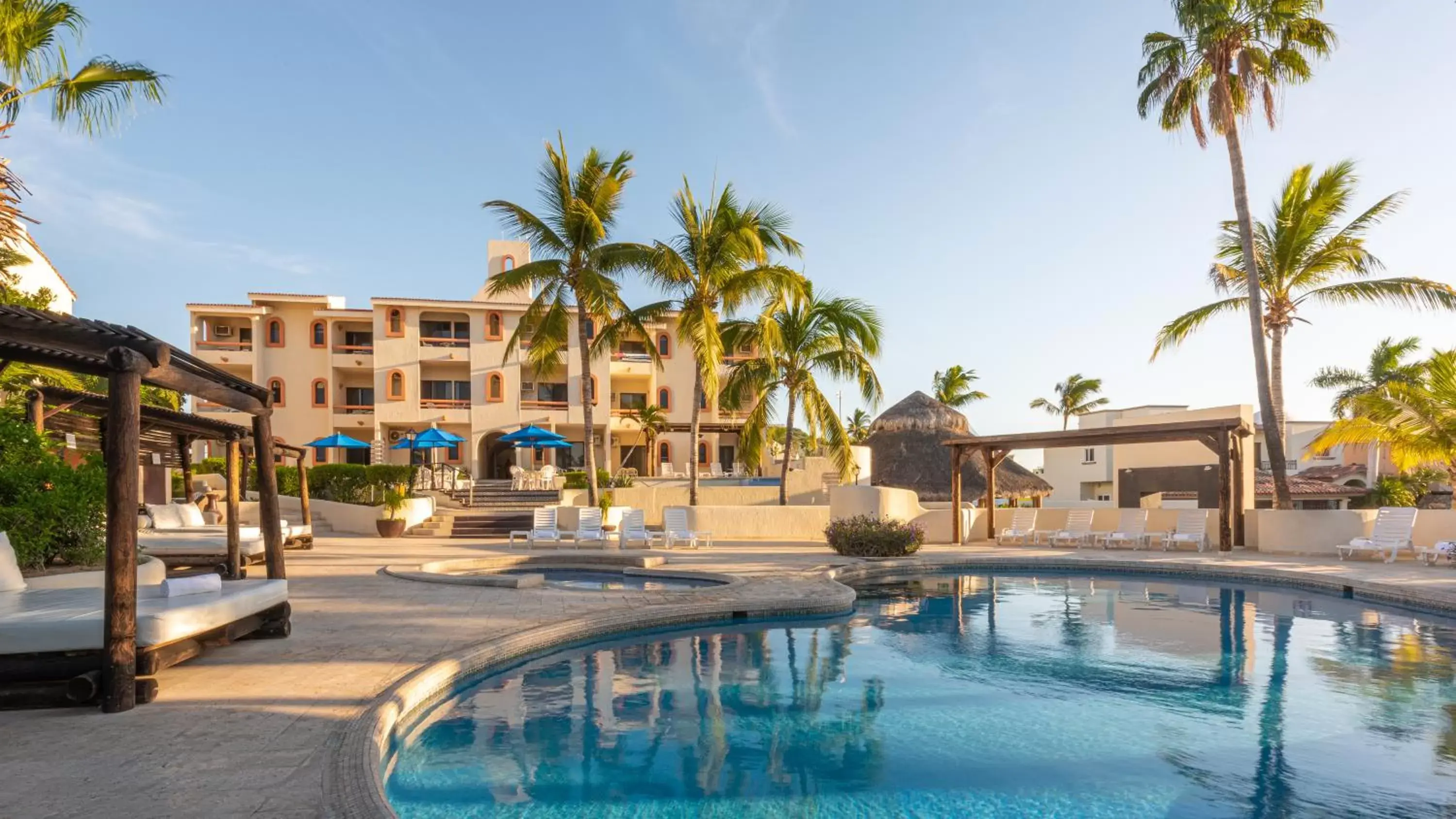 Swimming Pool in Park Royal Homestay Los Cabos