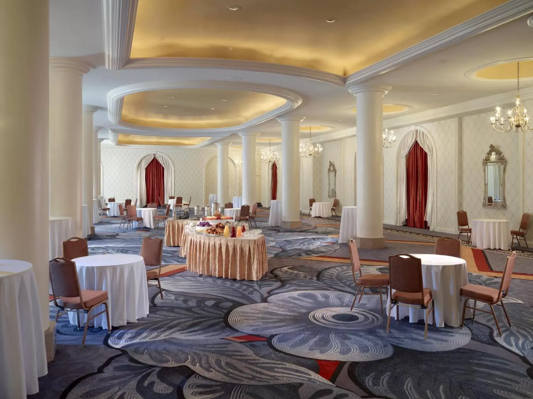 Banquet/Function facilities, Restaurant/Places to Eat in Omni Shoreham Hotel
