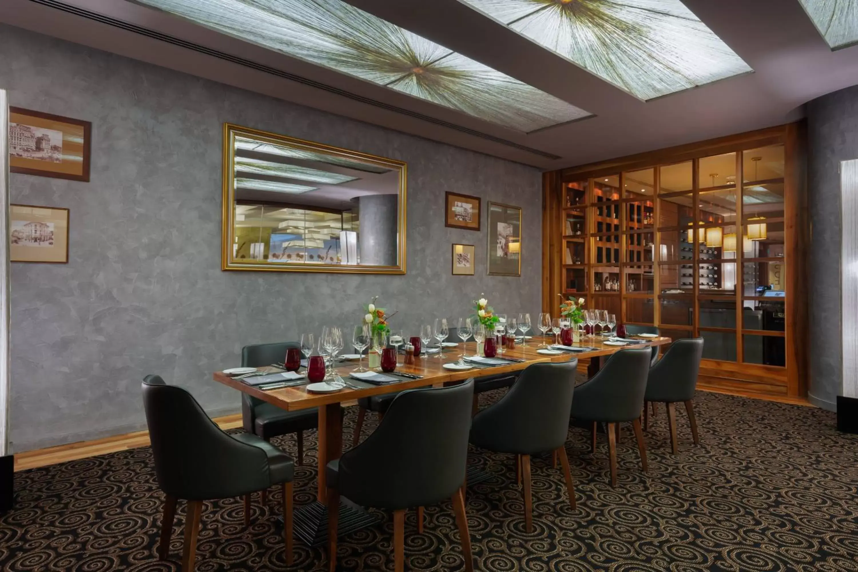 Restaurant/places to eat in JW Marriott Bucharest Grand Hotel