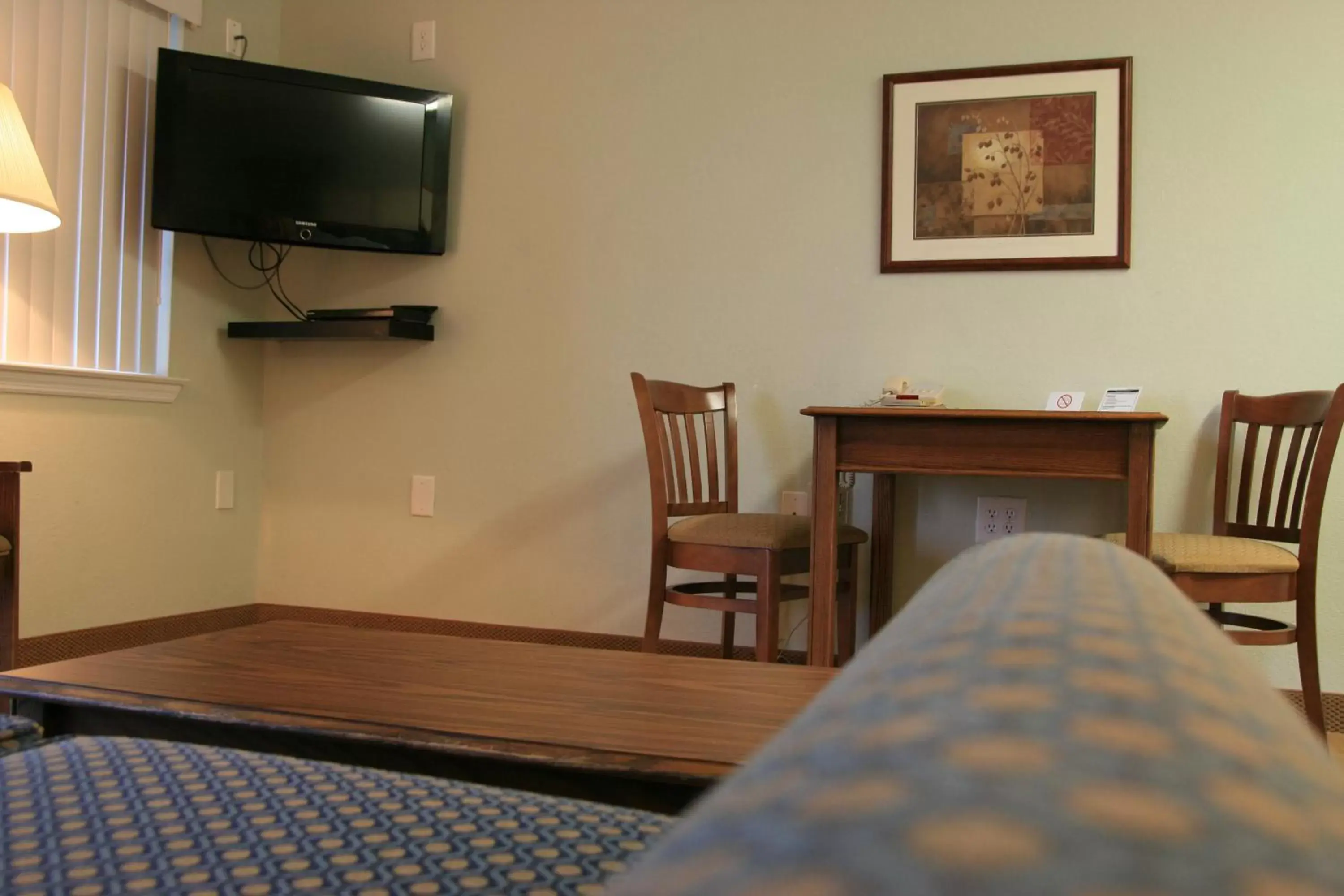 TV and multimedia, TV/Entertainment Center in Affordable Suites Jacksonville