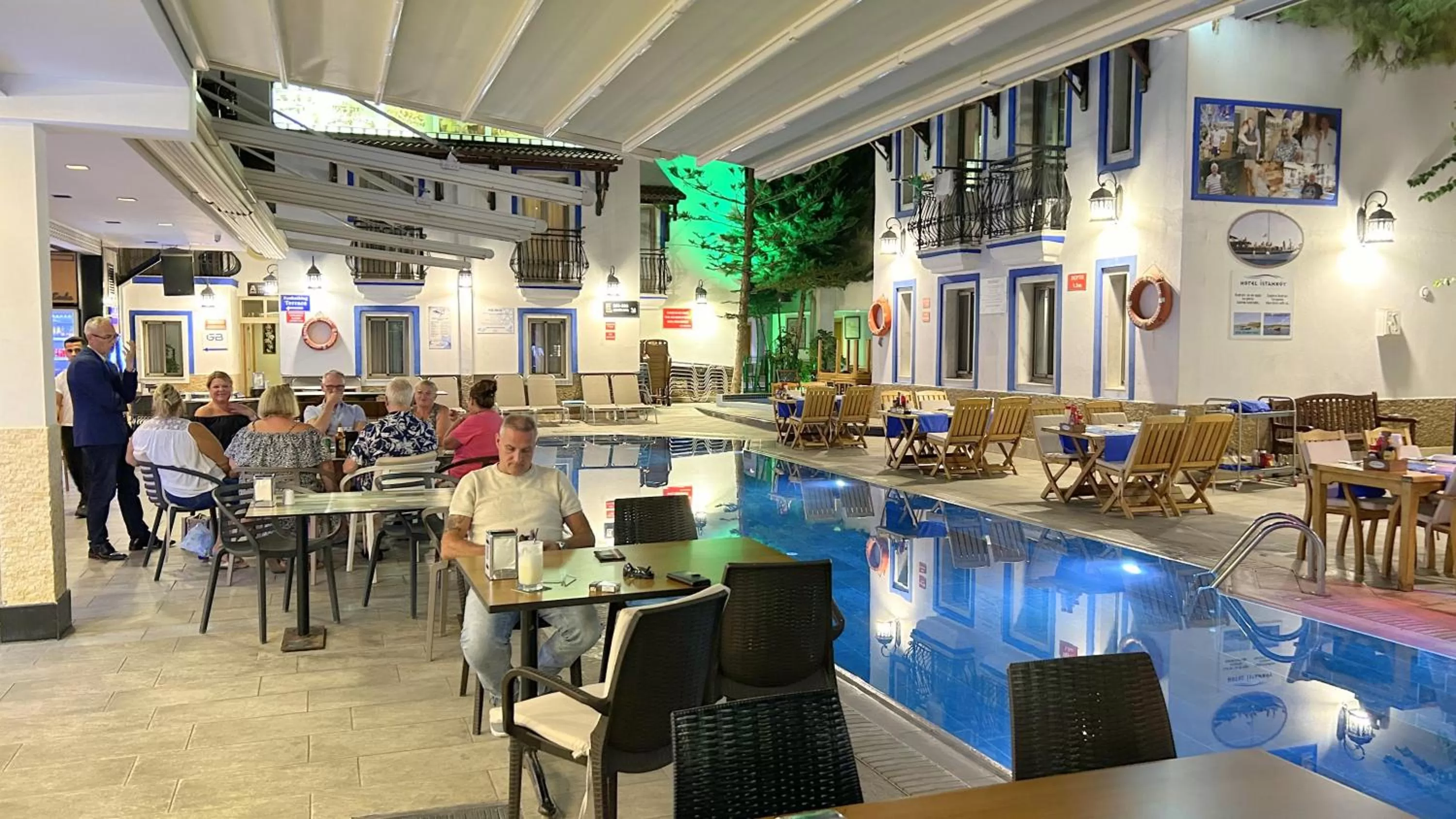 Restaurant/places to eat in Istankoy Hotel