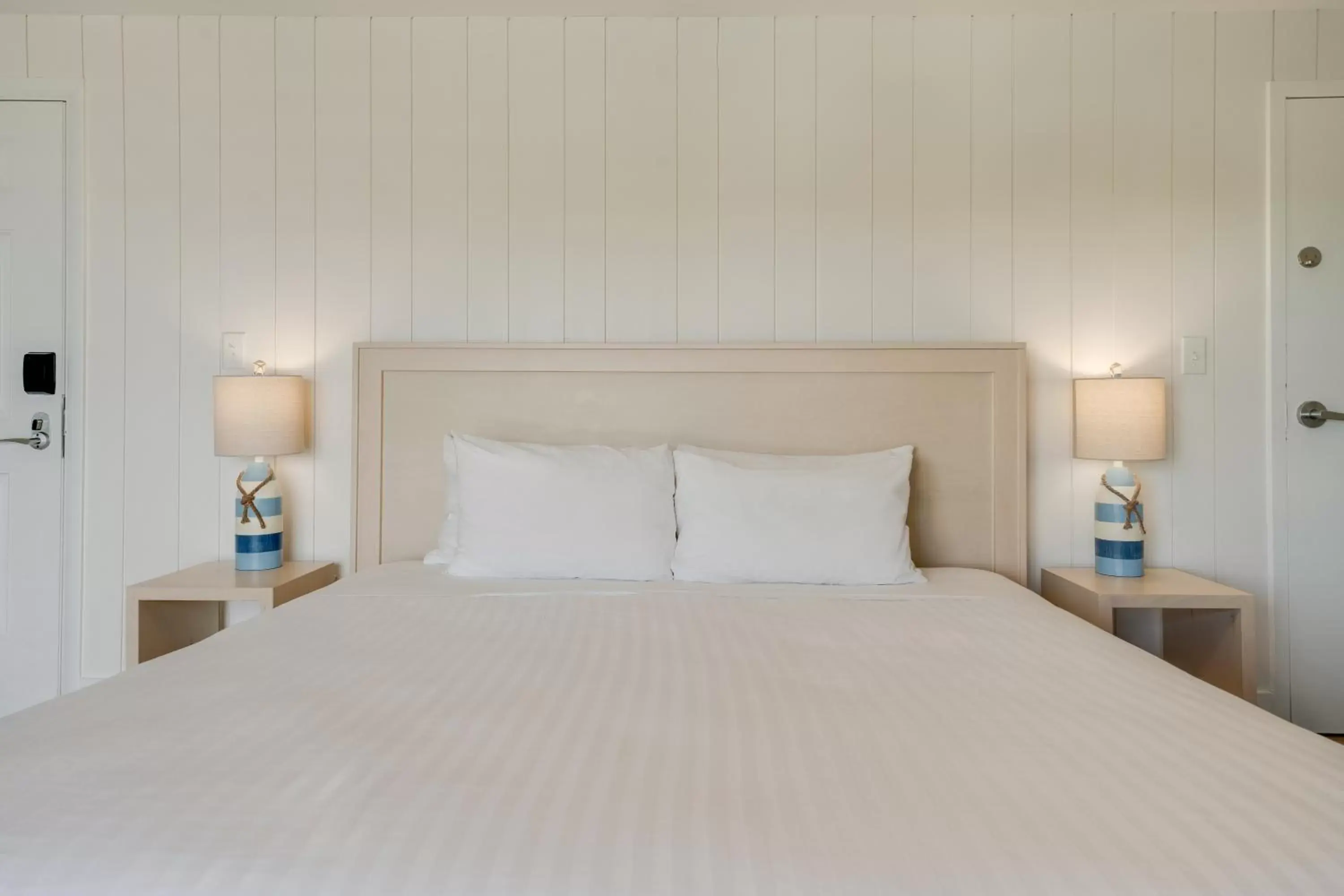 Bed in Hadley Resort and Marina Bed in Hadley Resort and Marina