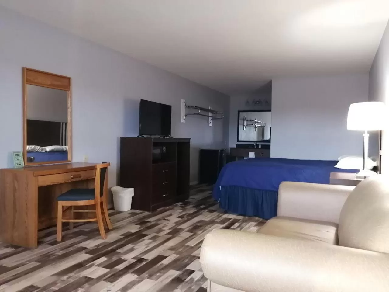 Riata Inn - Crystal City