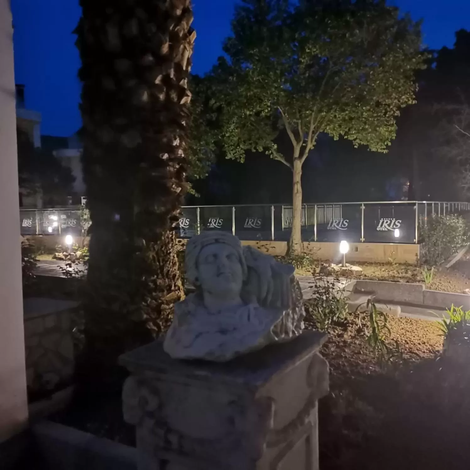 Garden in Iris Hotel & Spa