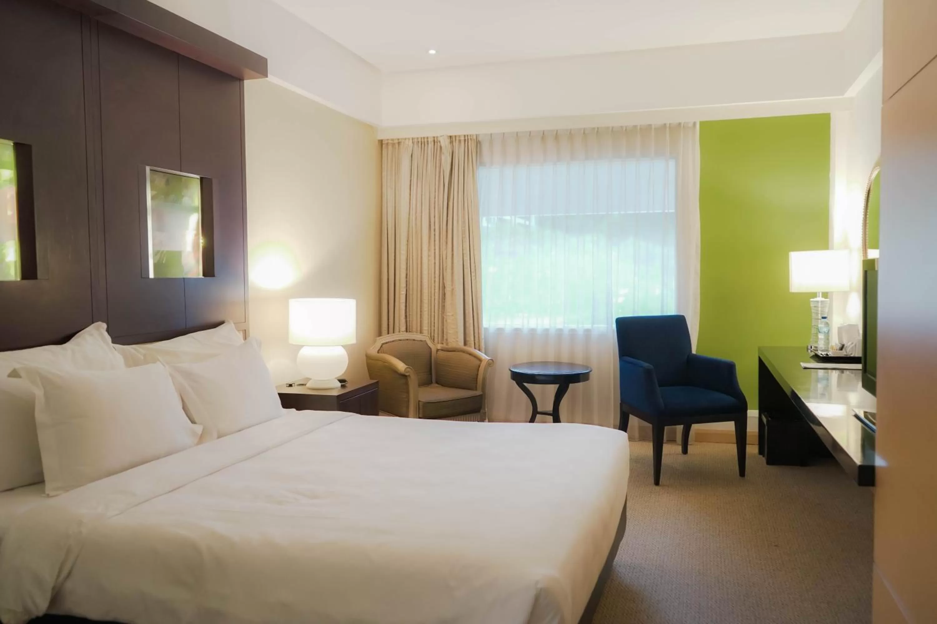 Bedroom, Bed in Grandkemang Hotel