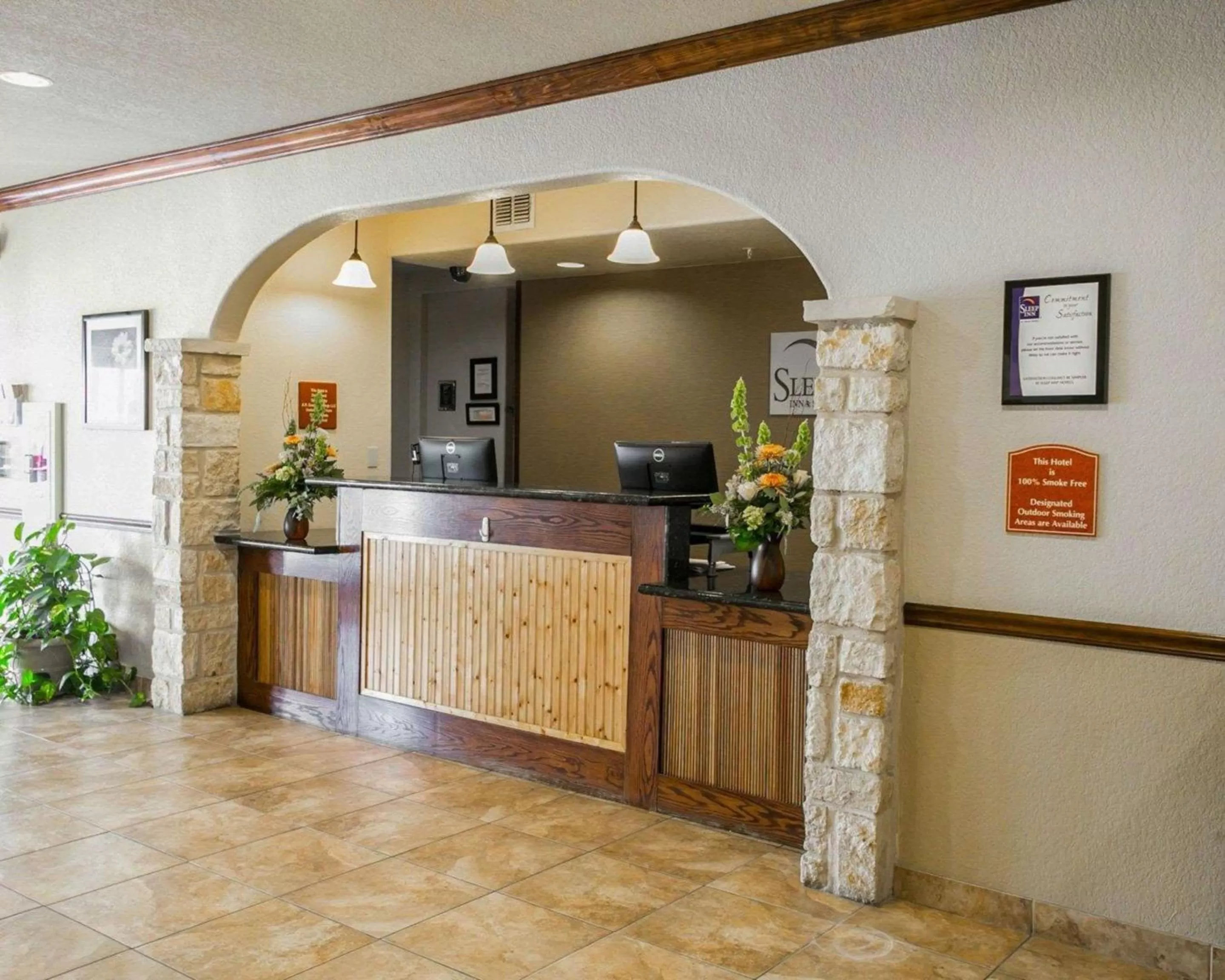 Lobby or reception in Sleep Inn & Suites Gonzales near Palmetto State Park