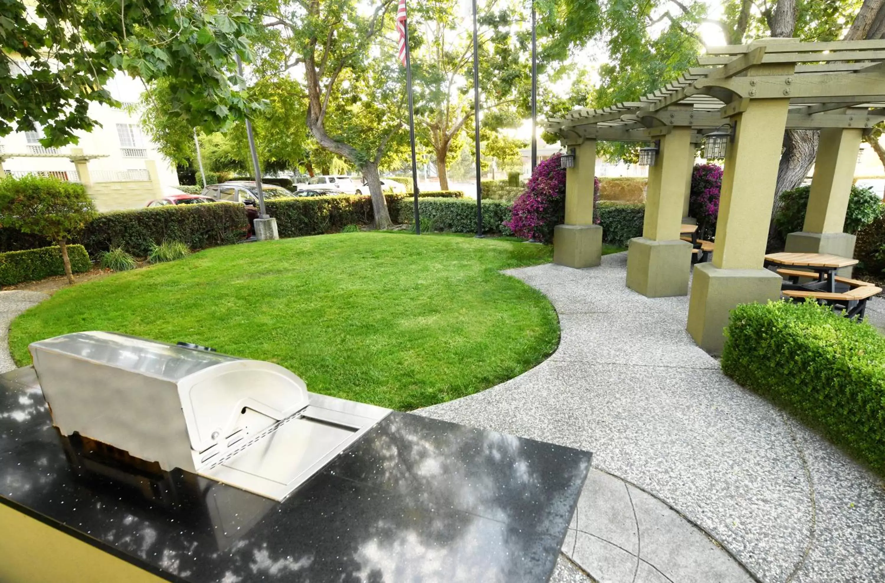 Garden in Larkspur Landing Sunnyvale-An All-Suite Hotel