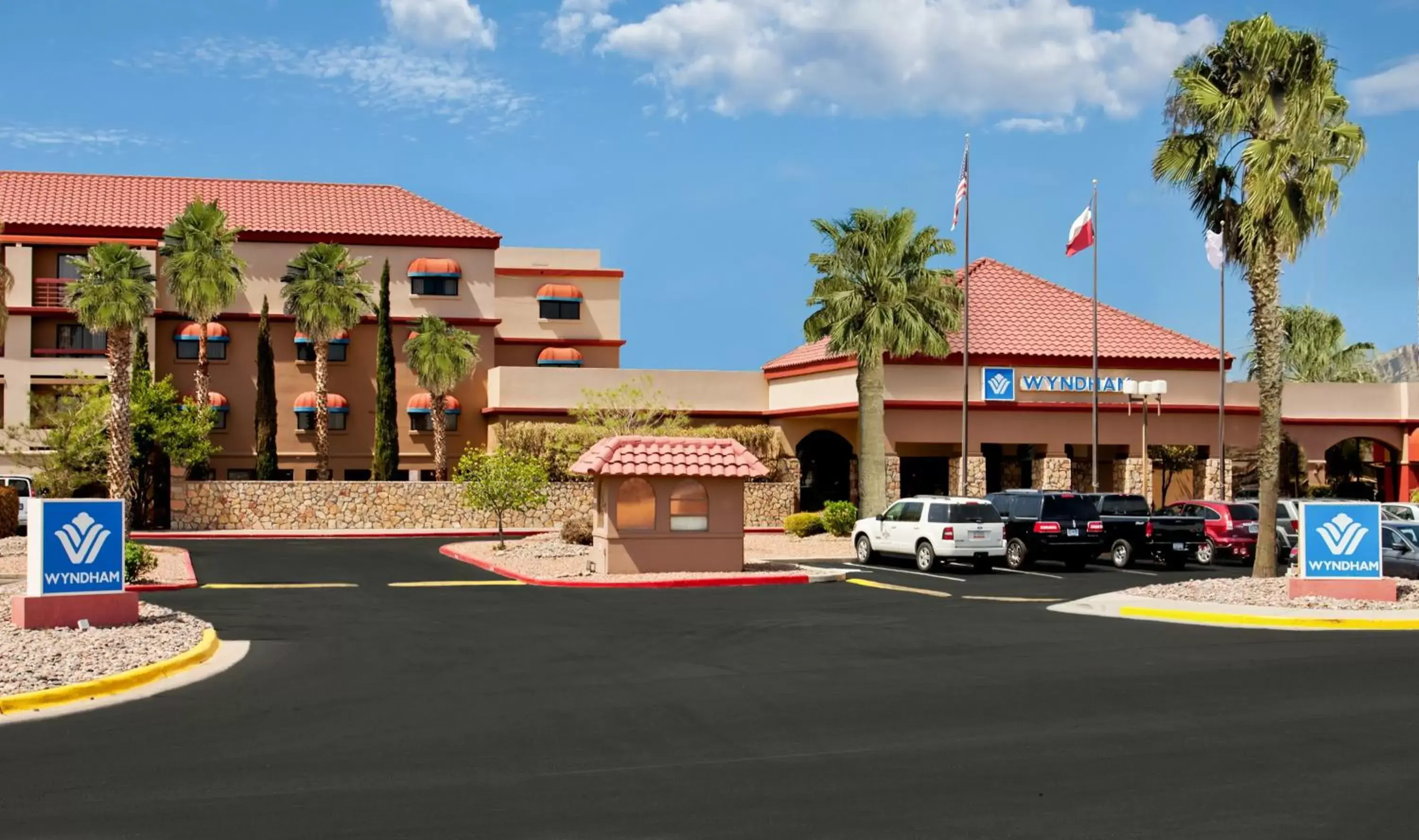 Facade/entrance, Property Building in Wyndham El Paso Airport and Water Park