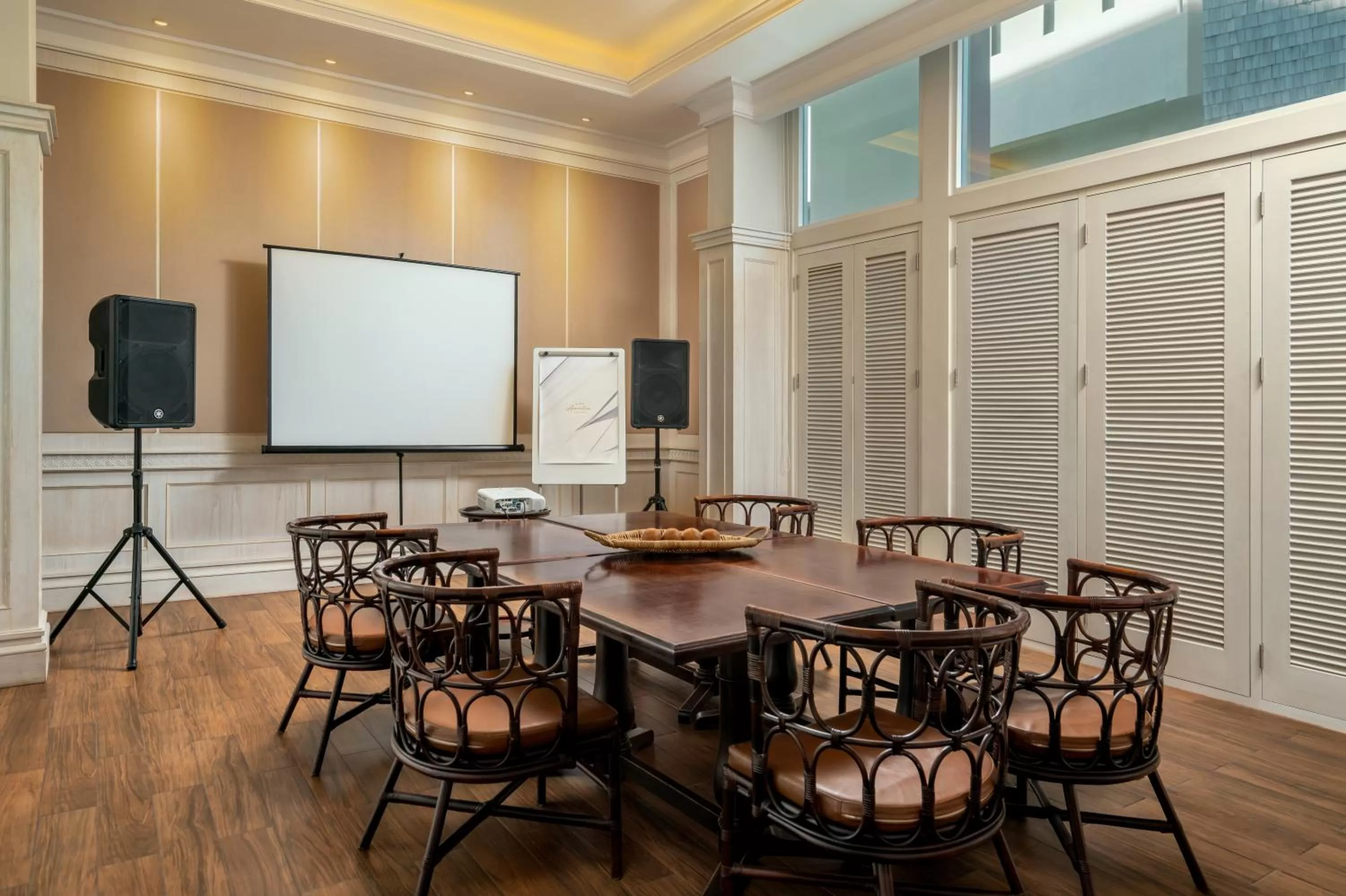 Meeting/conference room in Maison Aurelia Sanur, Bali - By Préférence