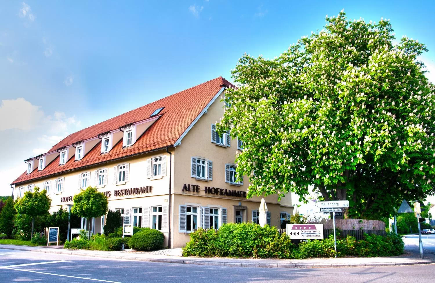 Property building in Hotel Neuwirtshaus