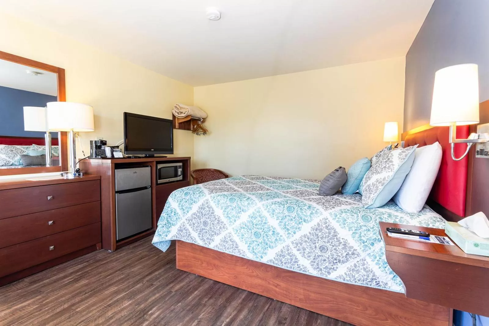 Bed in Scarborough Beach Motel