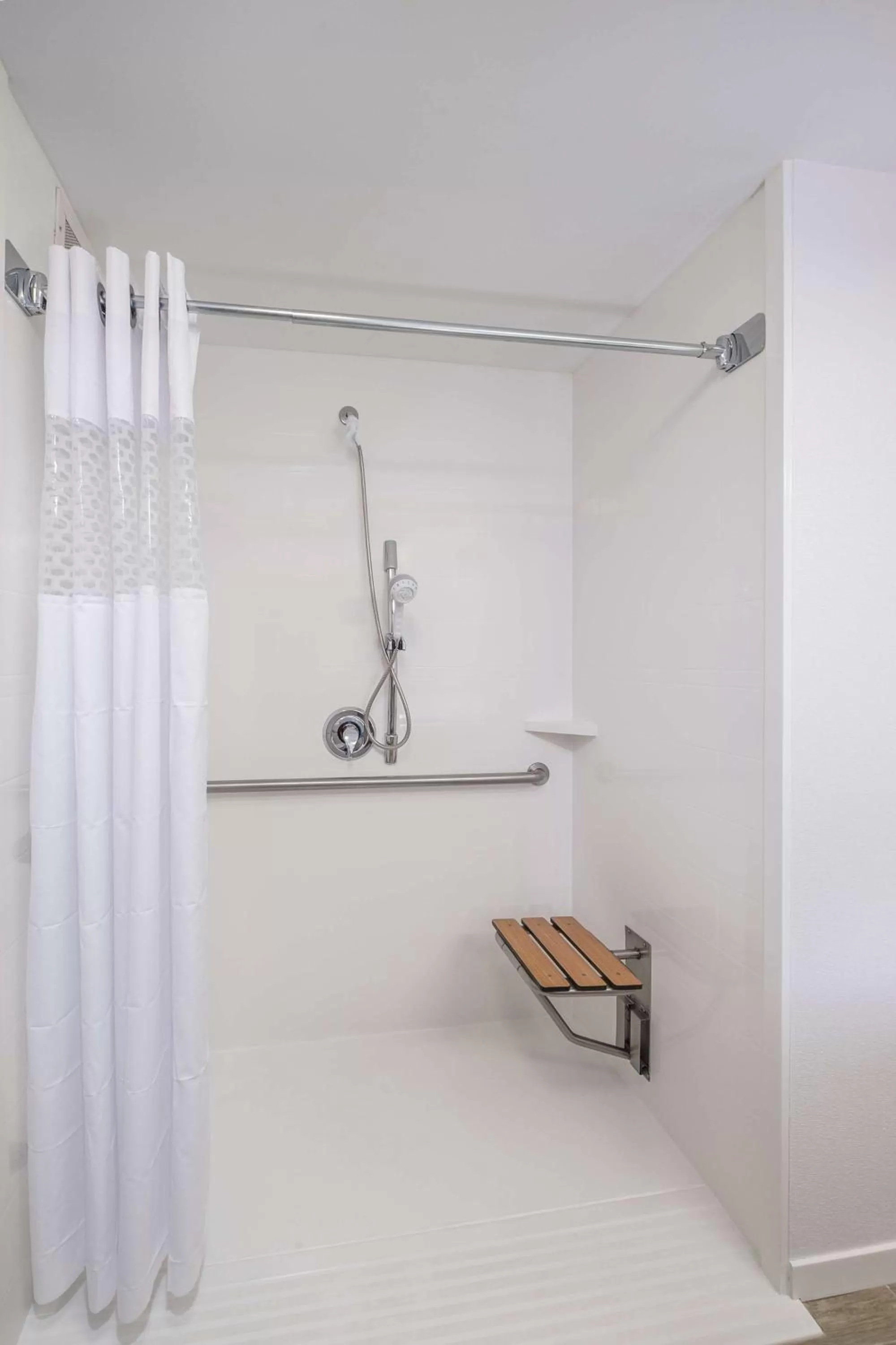 Bathroom in Hampton Inn Waterville