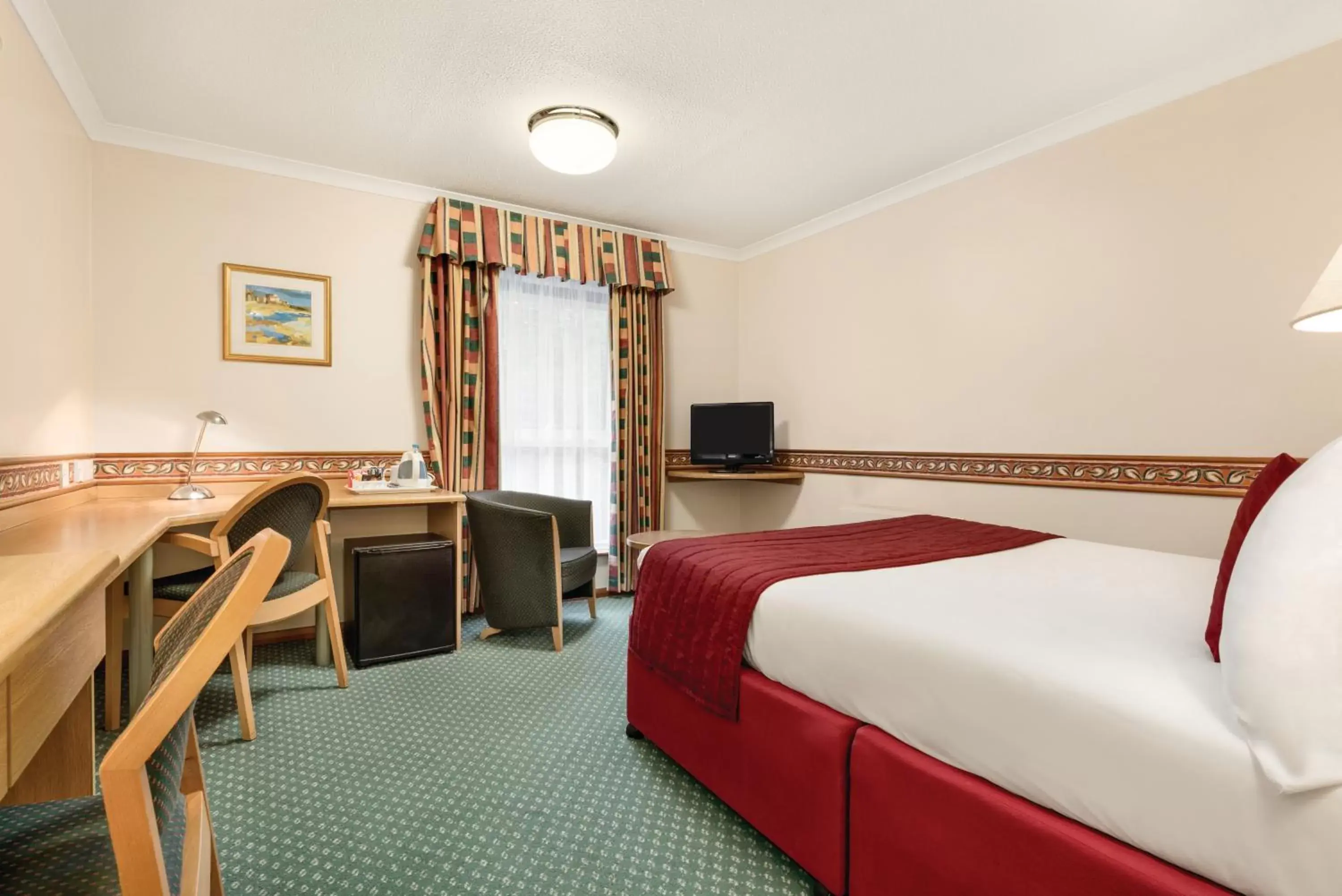 Photo of the whole room in Days Inn by Wyndham Donington