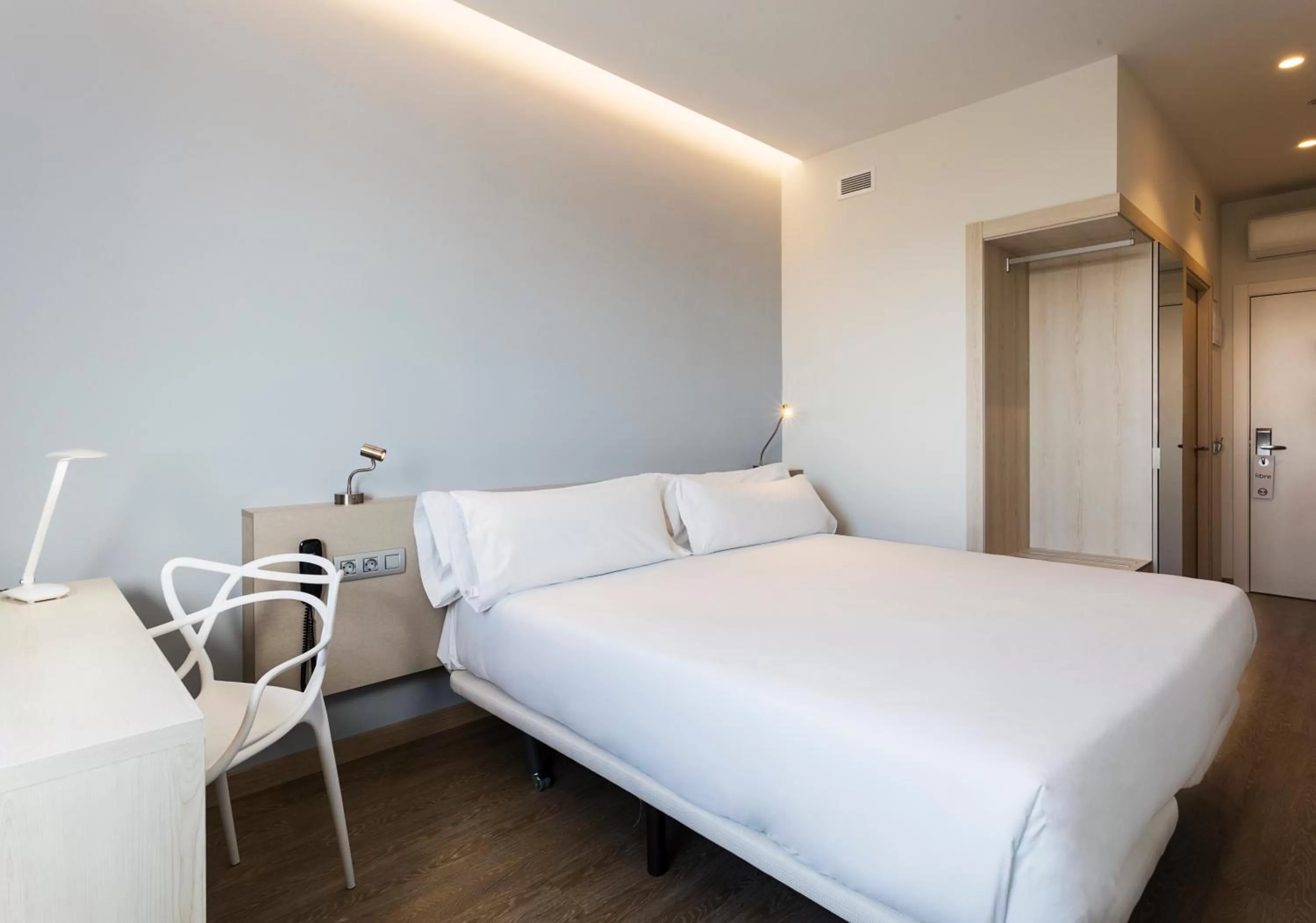 Bed in B&B HOTEL Barcelona Viladecans