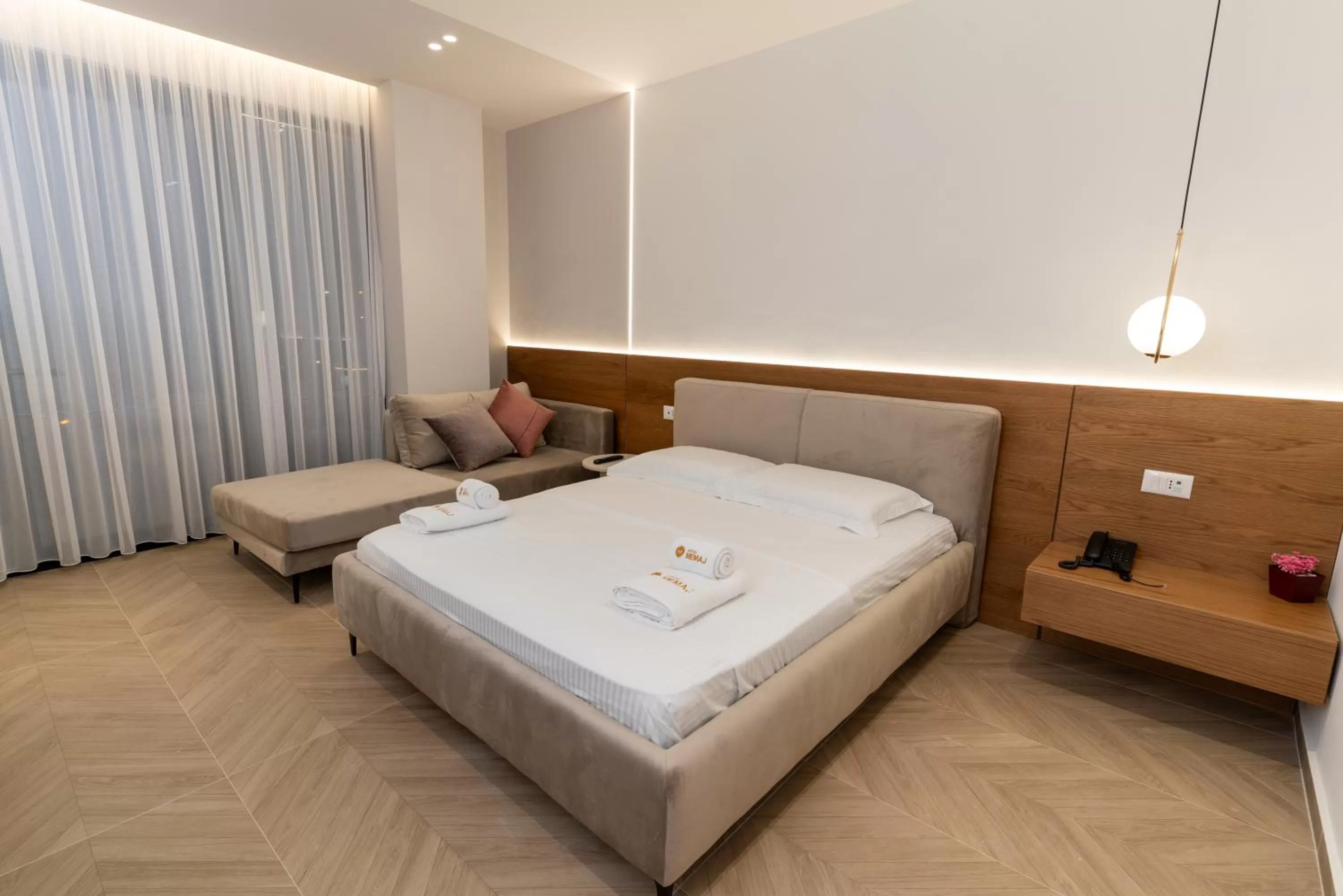 Living room, Bed in Hotel Memaj