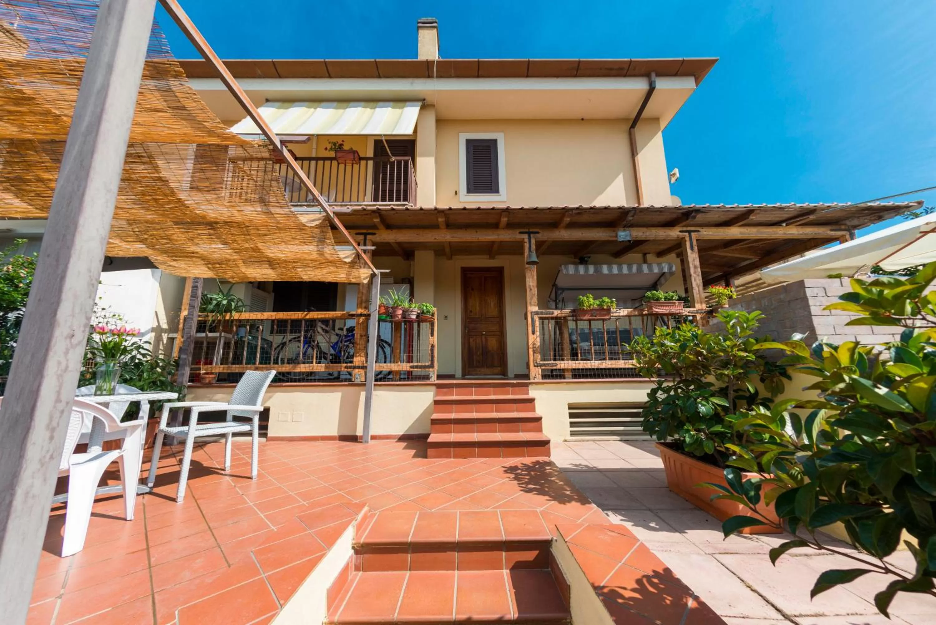 Facade/entrance in Bed & Breakfast Hotel California