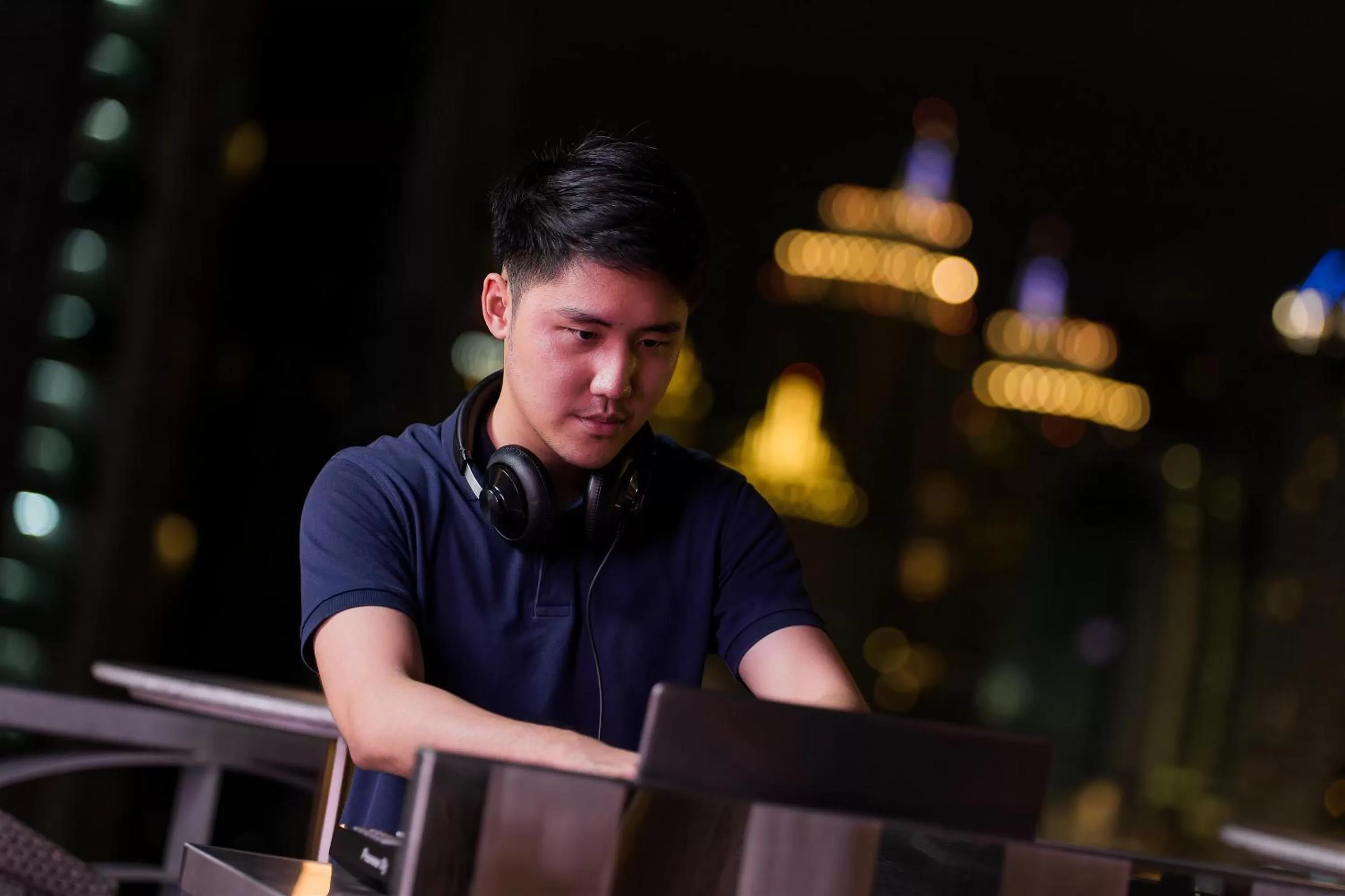 Nightclub / DJ in Akara Hotel