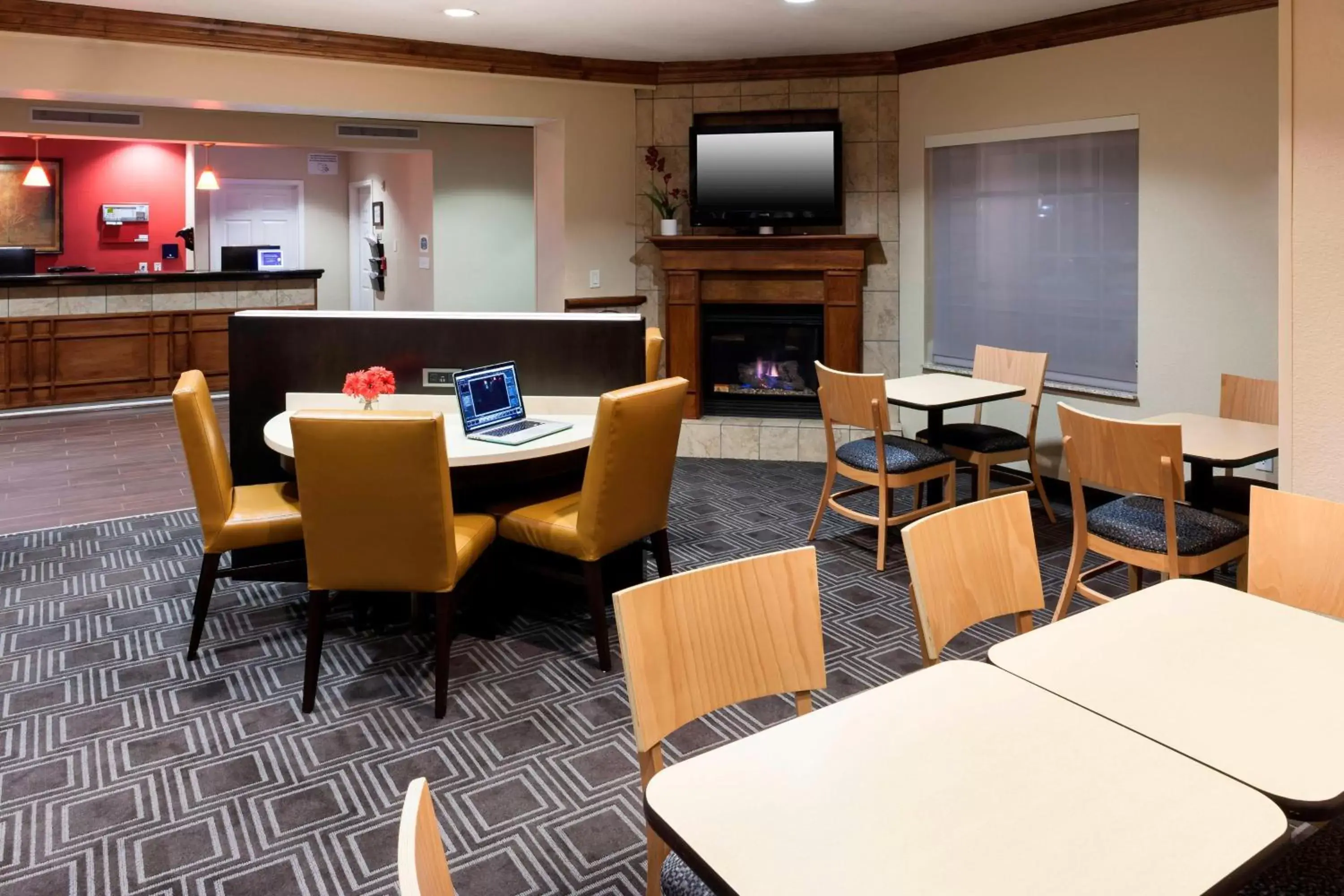 Lobby or reception, Restaurant/Places to Eat in TownePlace Suites by Marriott Texarkana