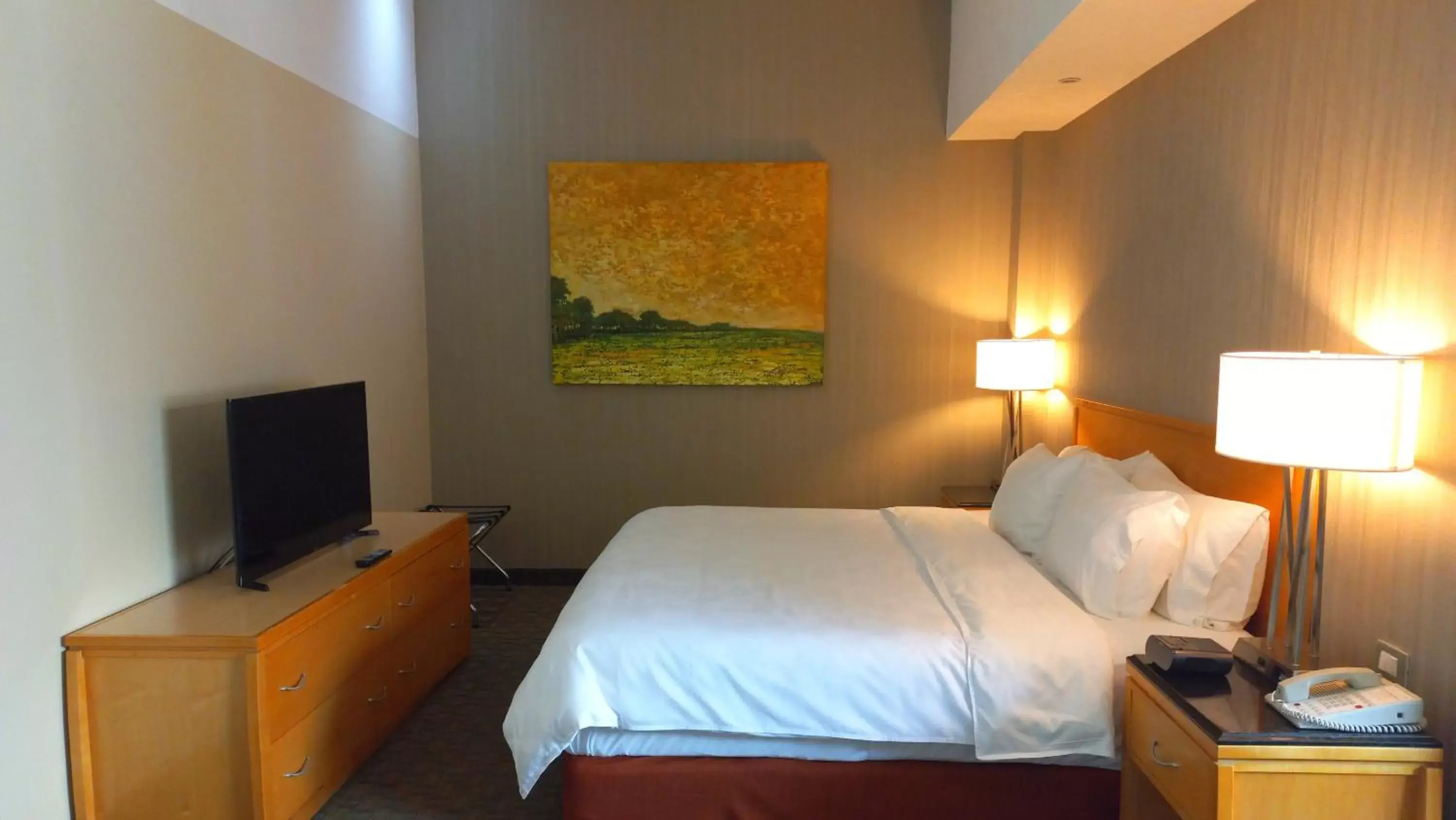 Photo of the whole room, Bed in Holiday Inn Cuernavaca, an IHG Hotel