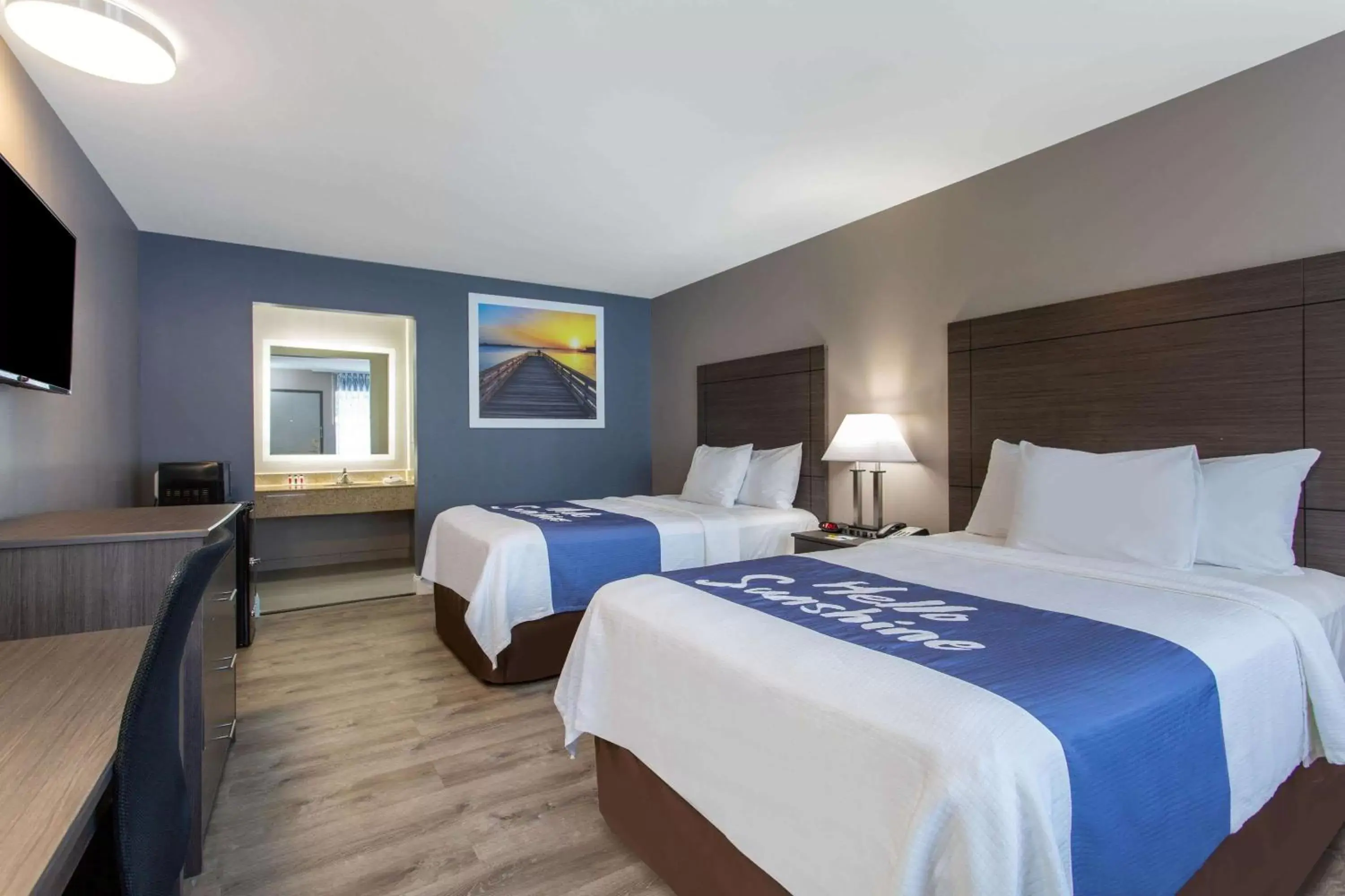 Photo of the whole room, Bed in Days Inn by Wyndham Chesapeake