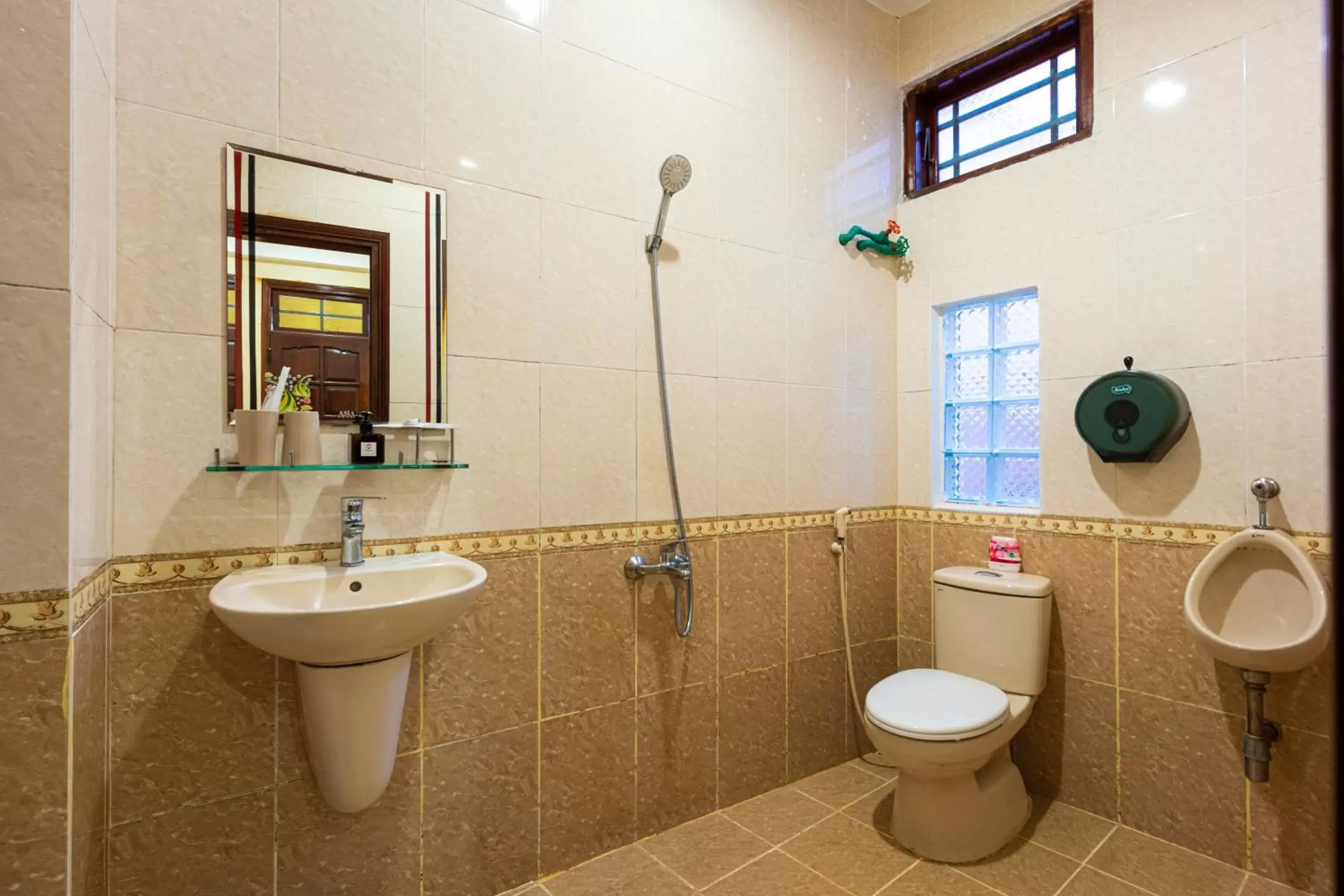 Superior Double Room in Hoa My II Hotel Superior Double Room in Hoa My II Hotel