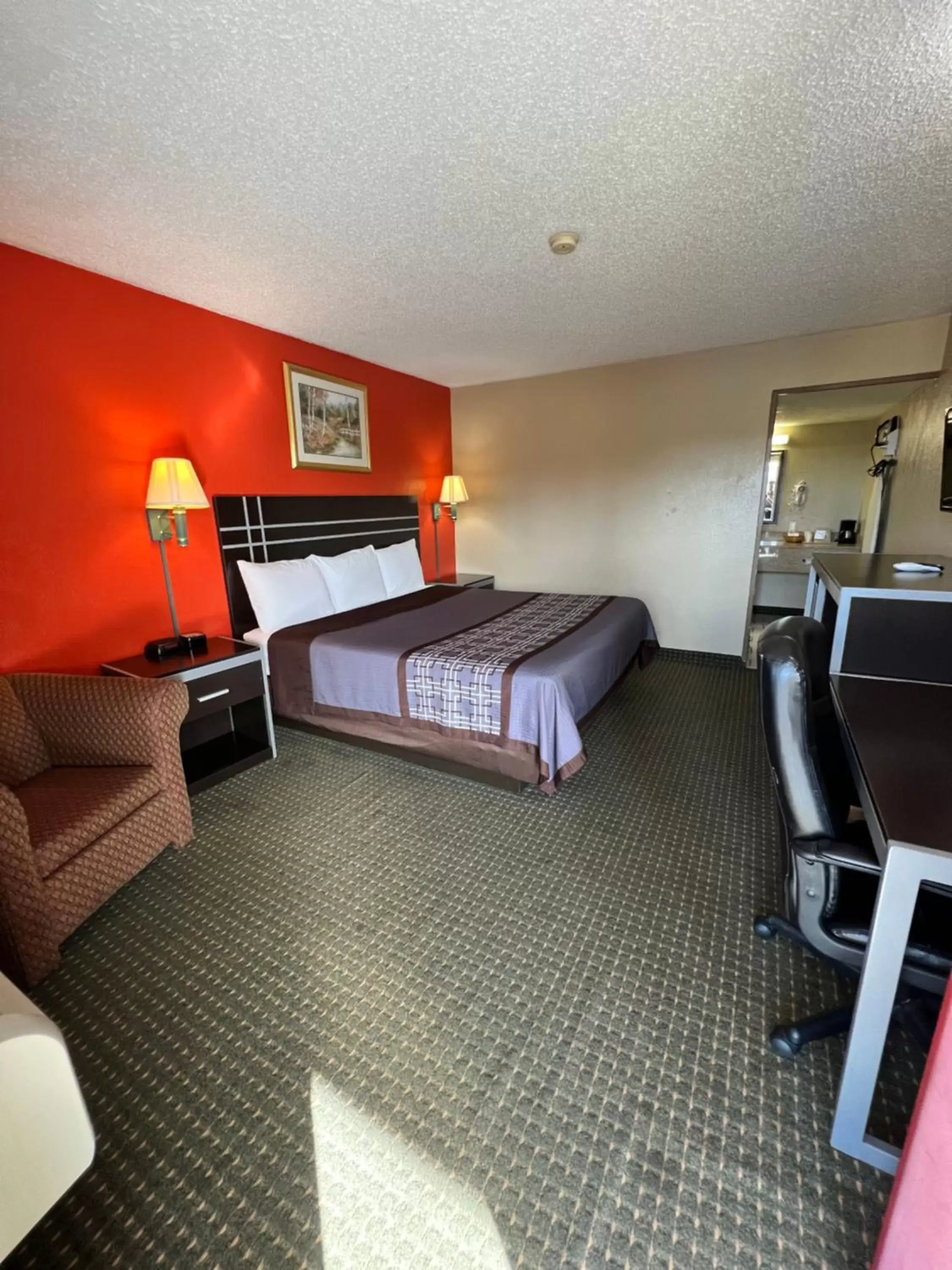 Photo of the whole room in Continental Inn and Suites