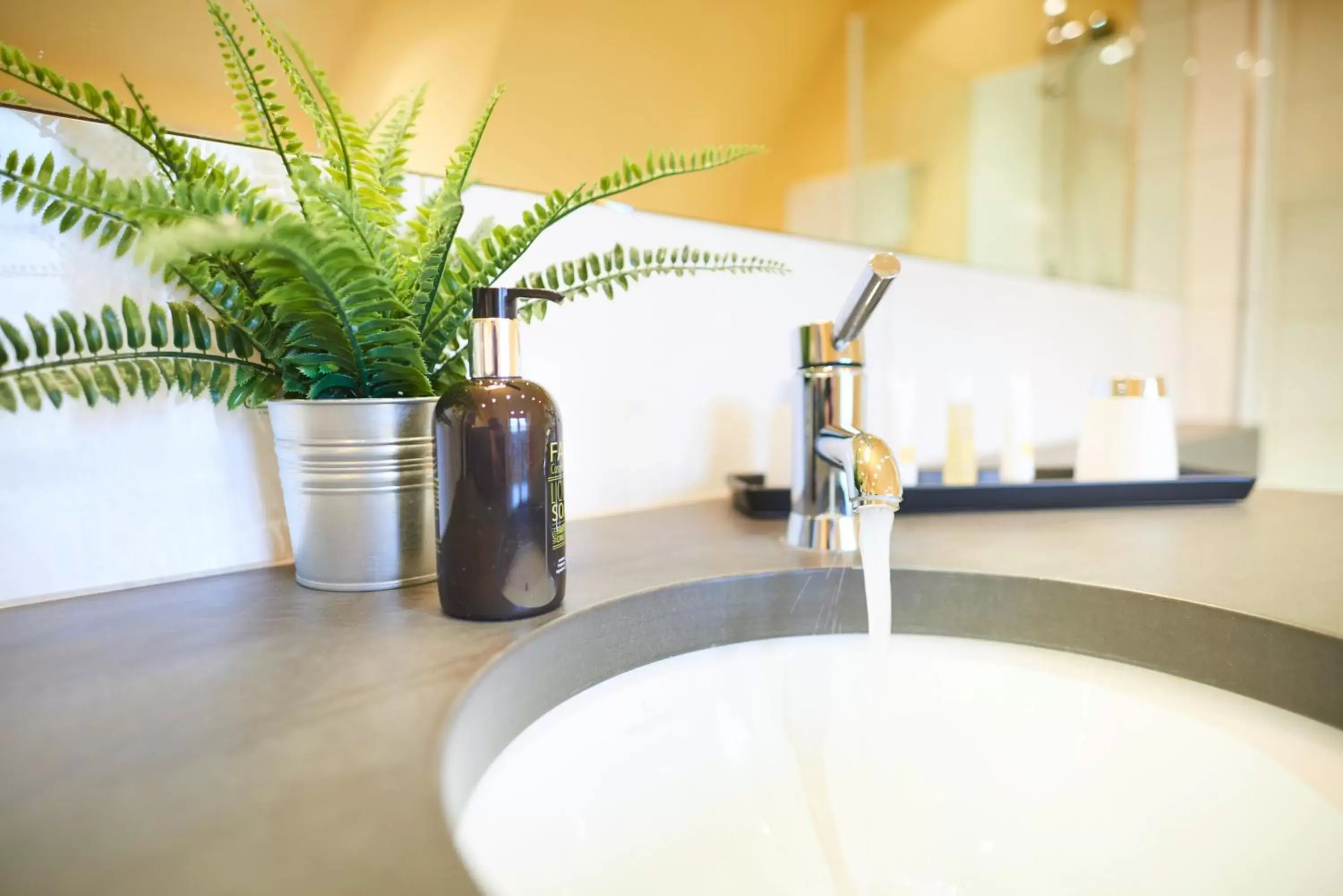 Bathroom in Hotel Zur Alten Brücke