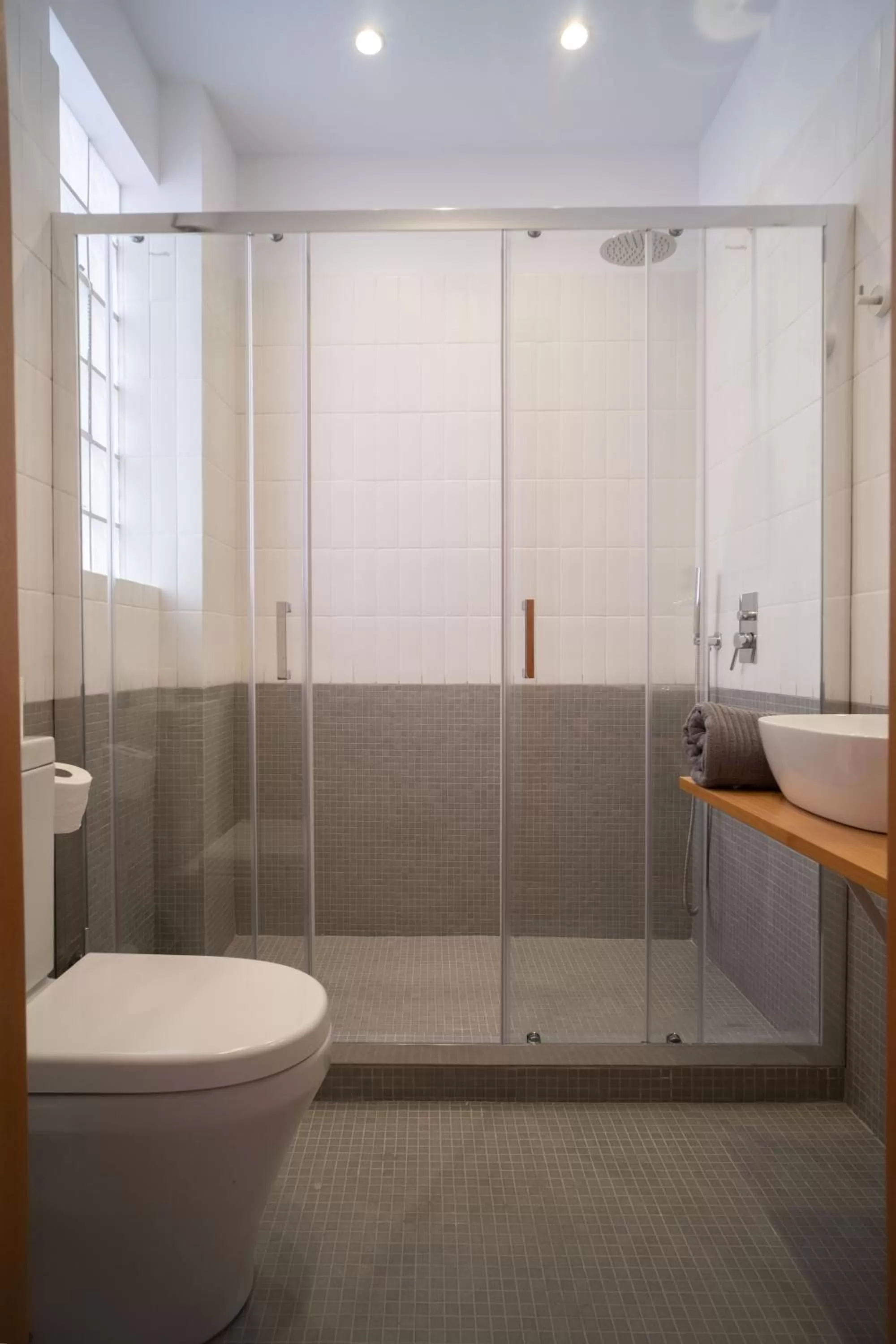 Shower in PAREA Athens