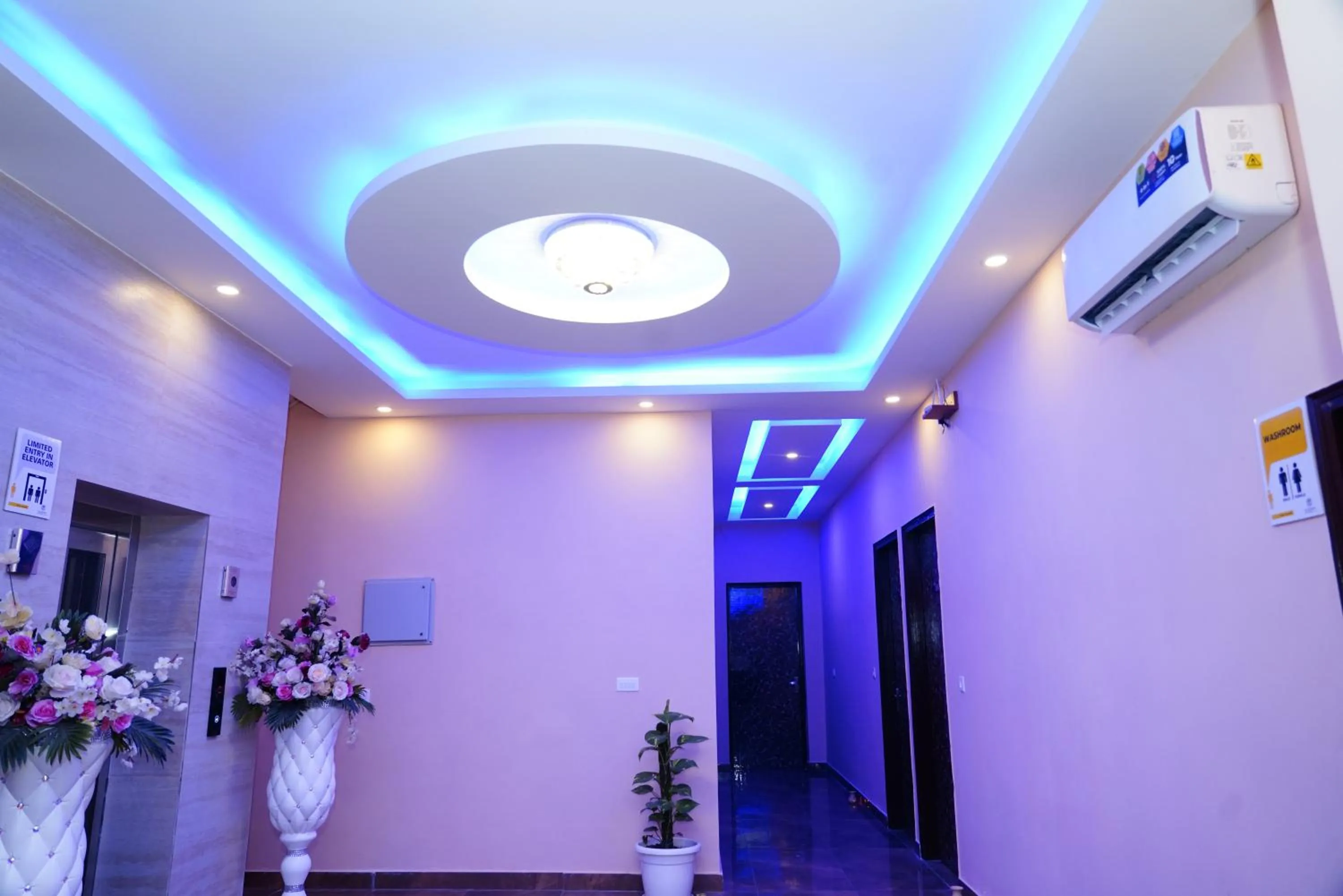 Lobby or reception in ExpoMart Inn