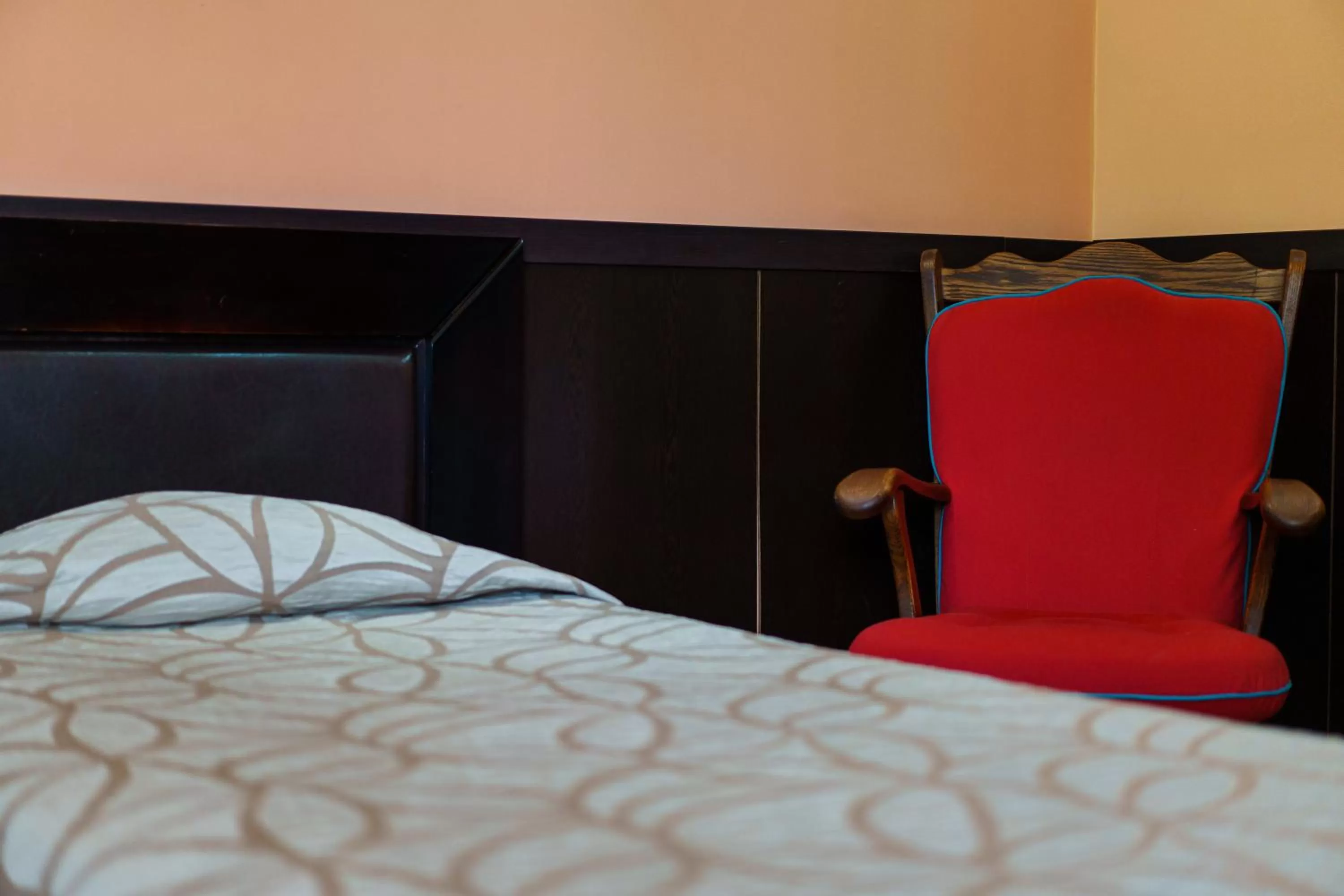 Bed in Hotel Ego - Free Parking - Top Central Location