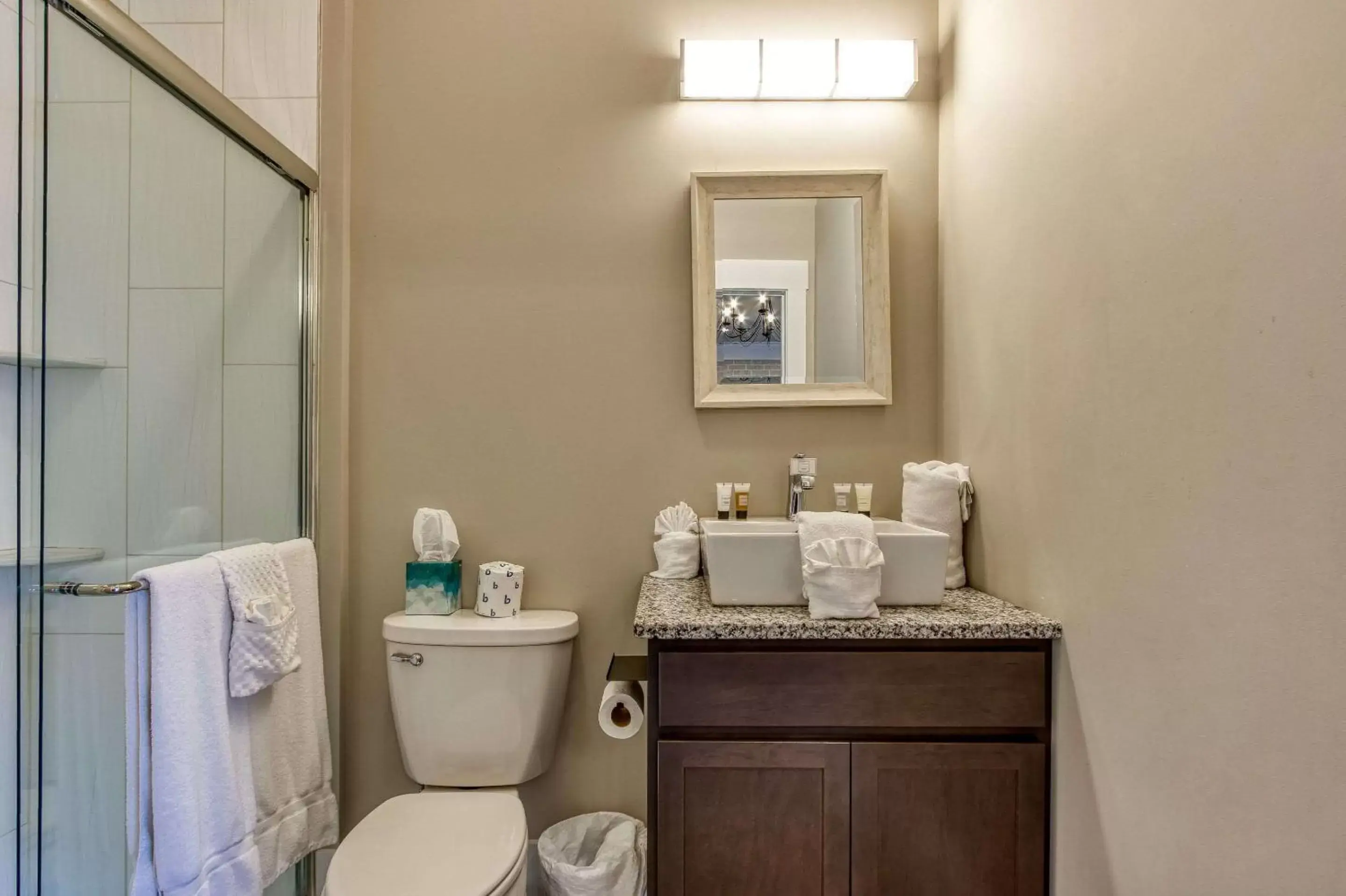 Bathroom in Central Hotel, Ascend Hotel Collection