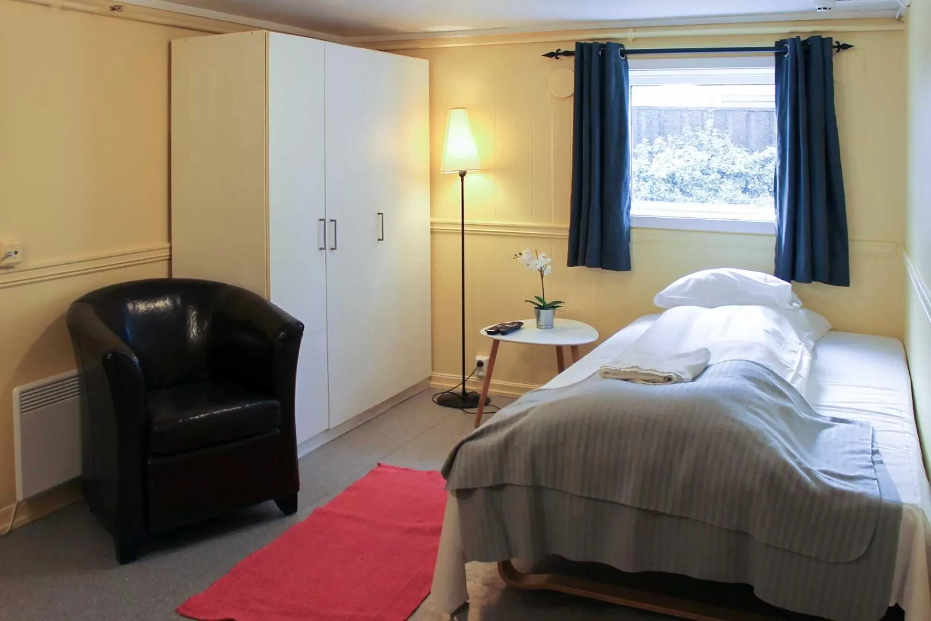 Photo of the whole room, Bed in Stavanger Bed & Breakfast