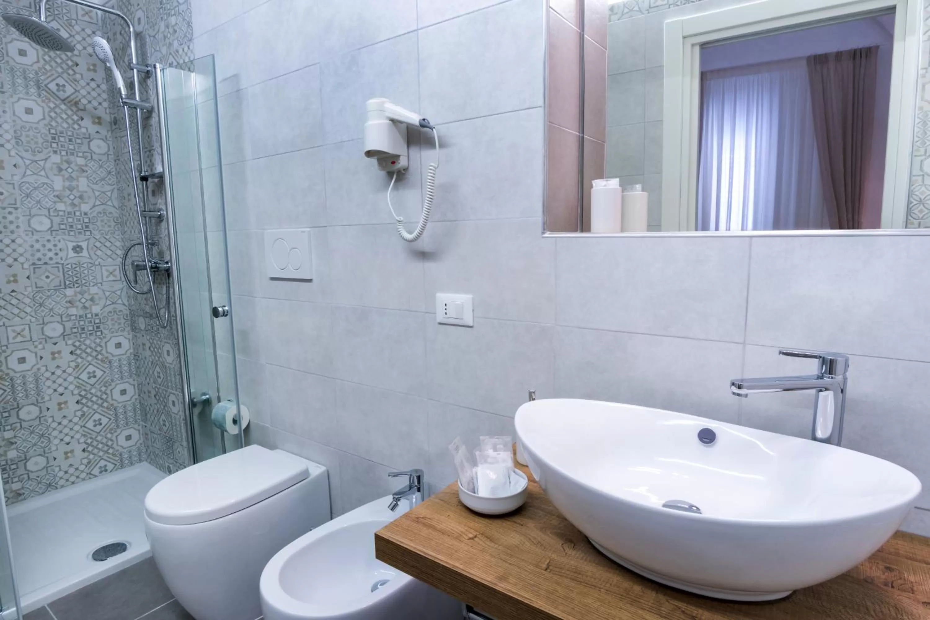 Shower in Le Stanze Del Duomo