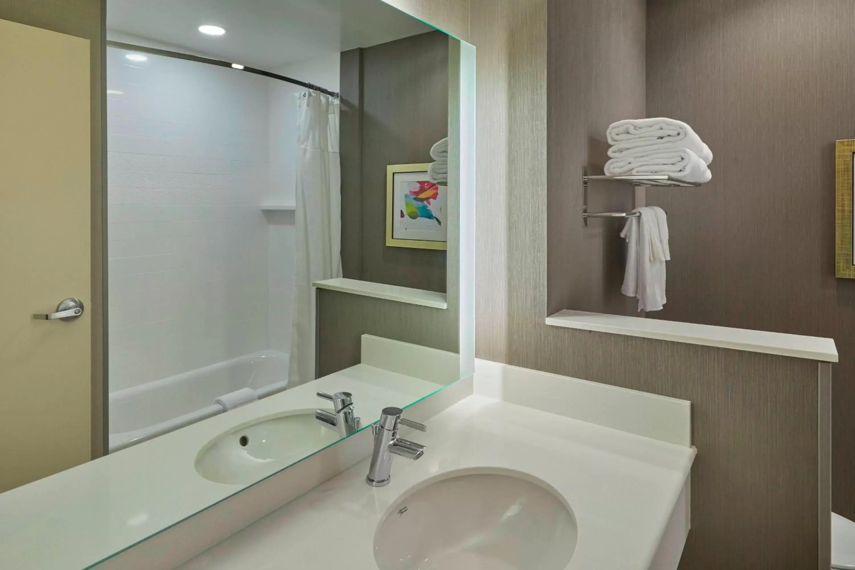 Bathroom in Fairfield Inn & Suites by Marriott Grand Mound Centralia