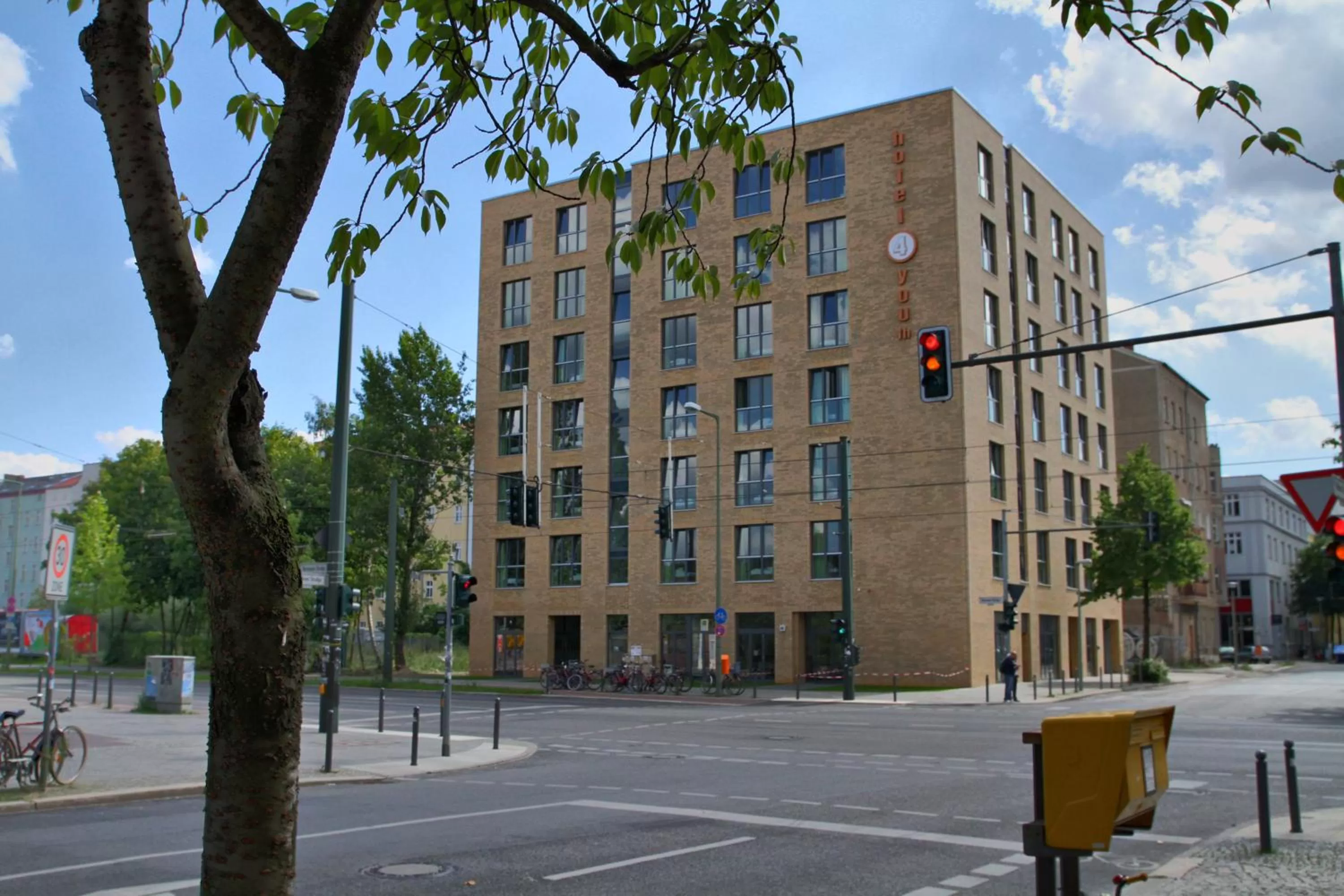 Facade/entrance in H+ Hotel 4Youth