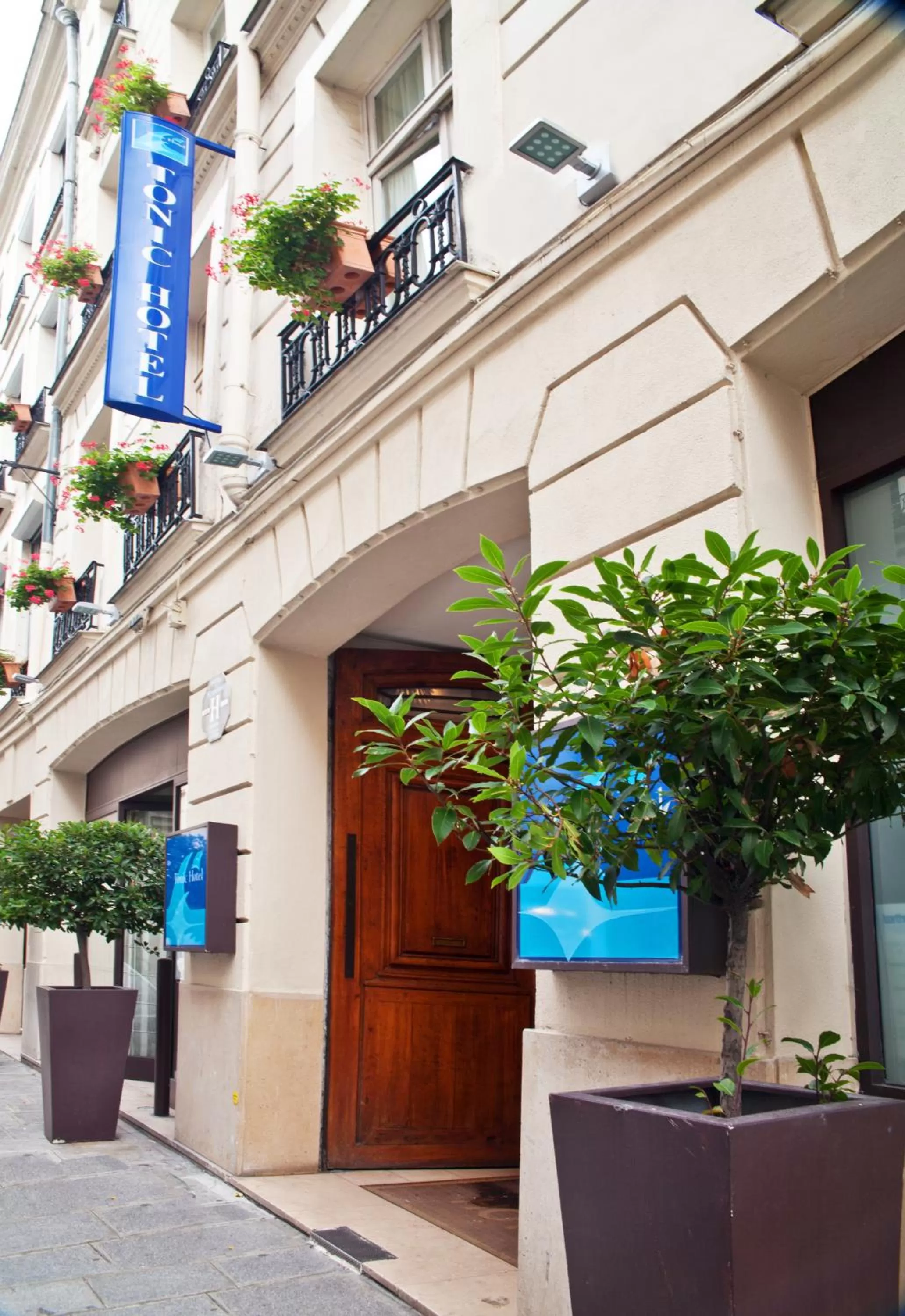 Facade/entrance in Tonic Hôtel du Louvre