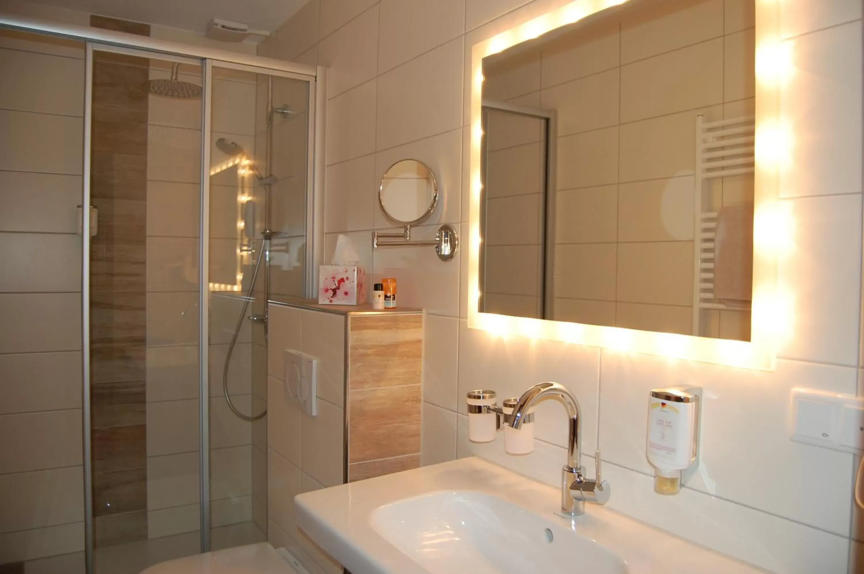 Double Room with Balcony in Hotel Grüner Baum mit Restaurant & Wellness Double Room with Balcony in Hotel Grüner Baum mit Restaurant & Wellness