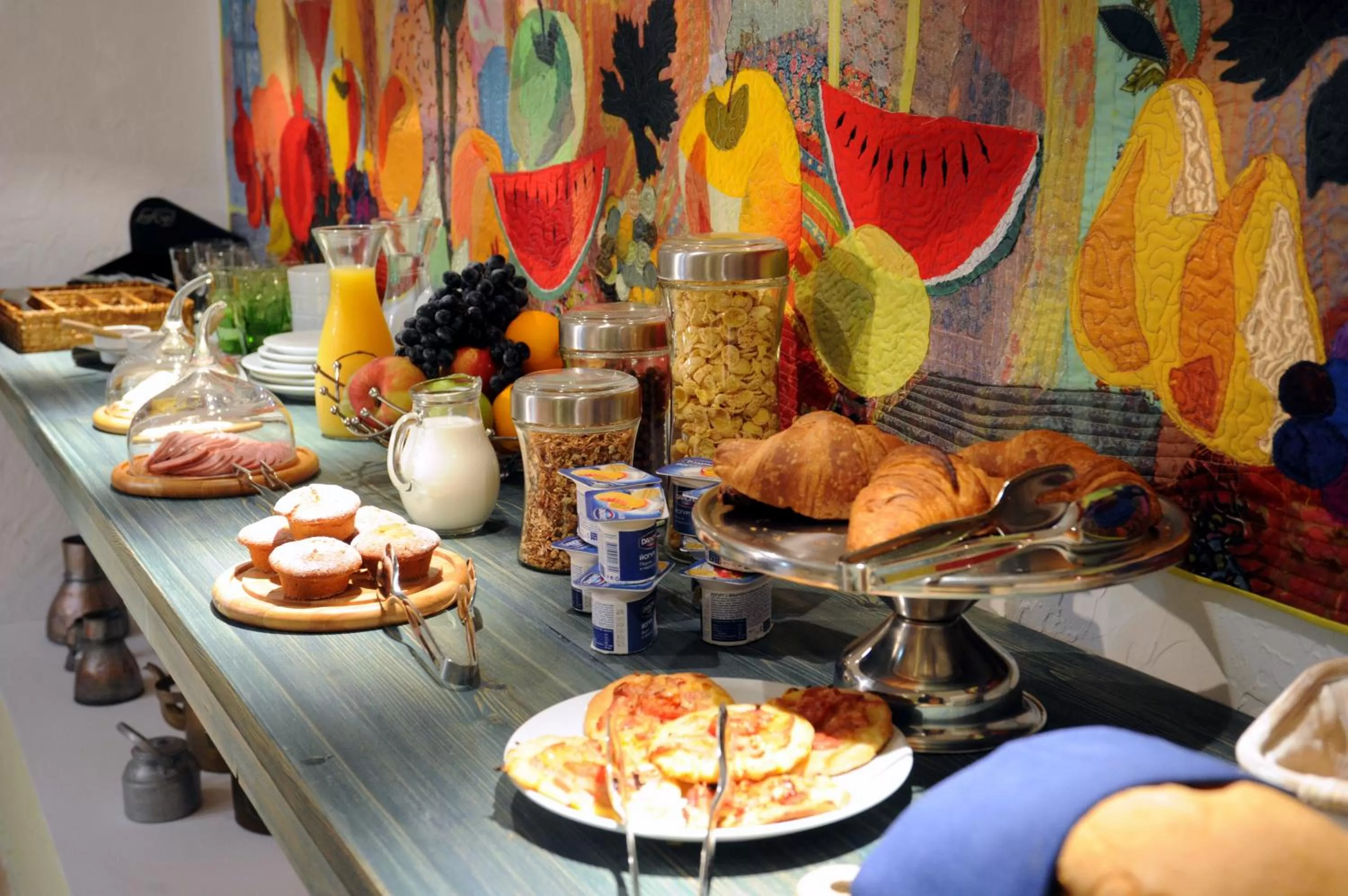 Restaurant/places to eat in No12 Boutique Hotel