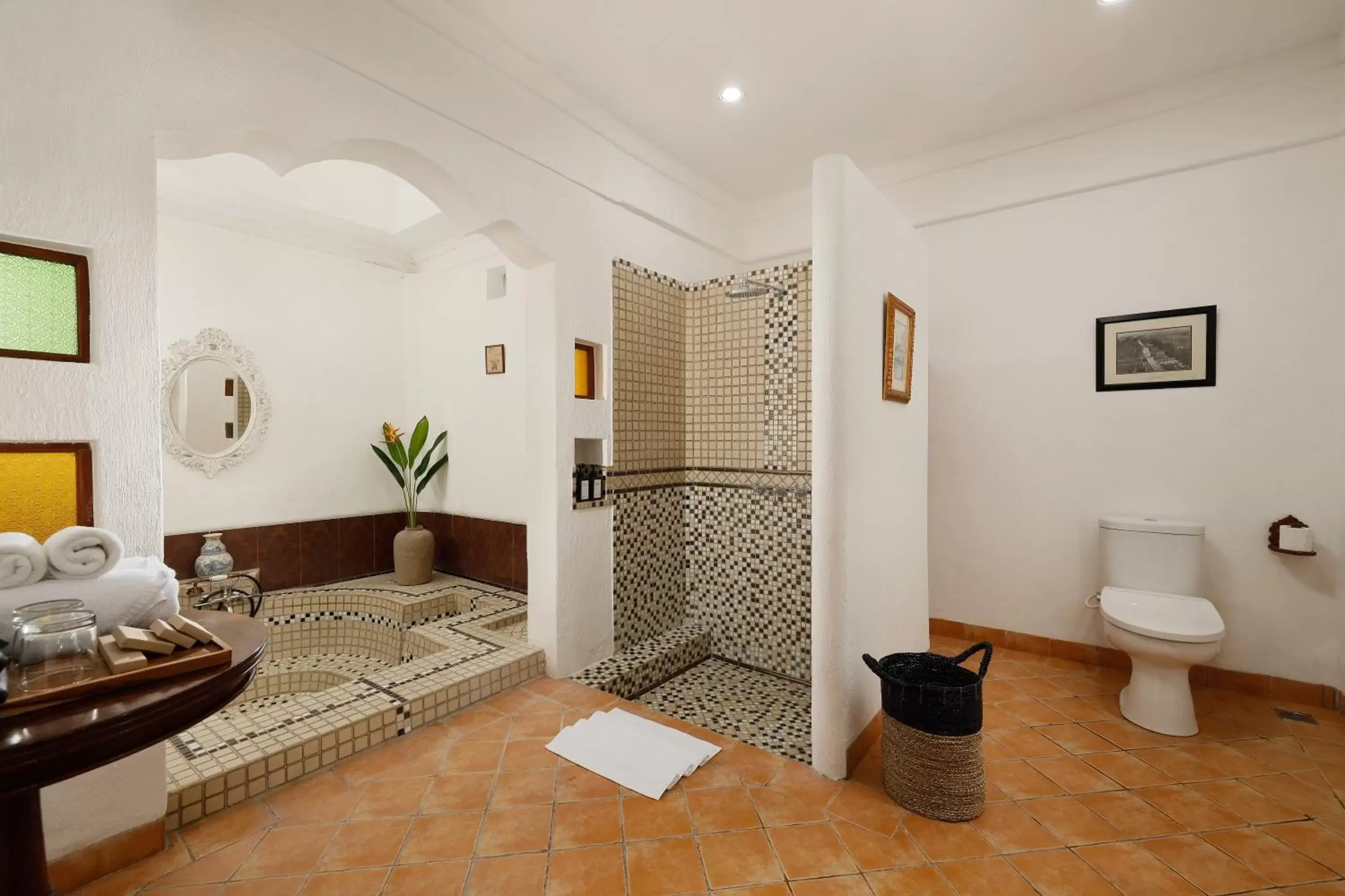 Toilet, Bed in Puri Tempo Doeloe Boutique Hotel