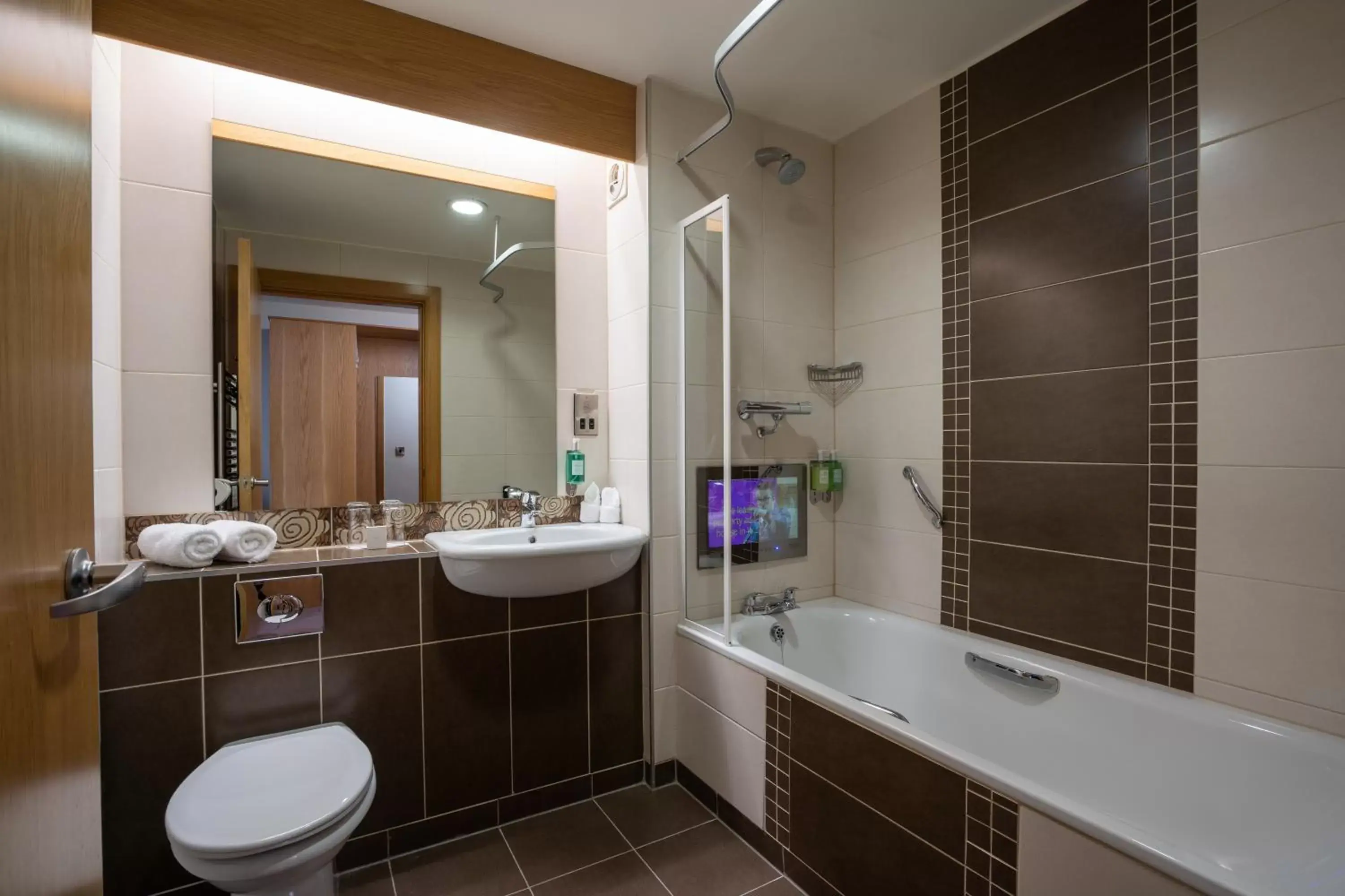 Bathroom in Belmore Court & Motel