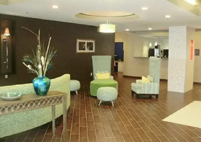 Lobby or reception in Comfort Suites near Tanger Outlet Mall